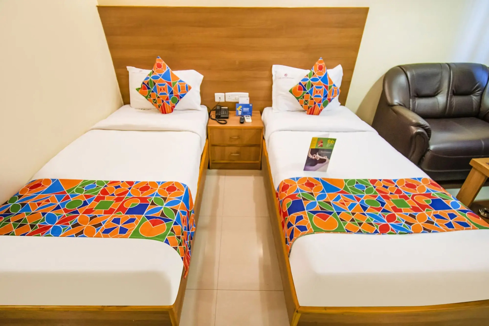 Fabhotel Jansi Deluxe Gandhipuram