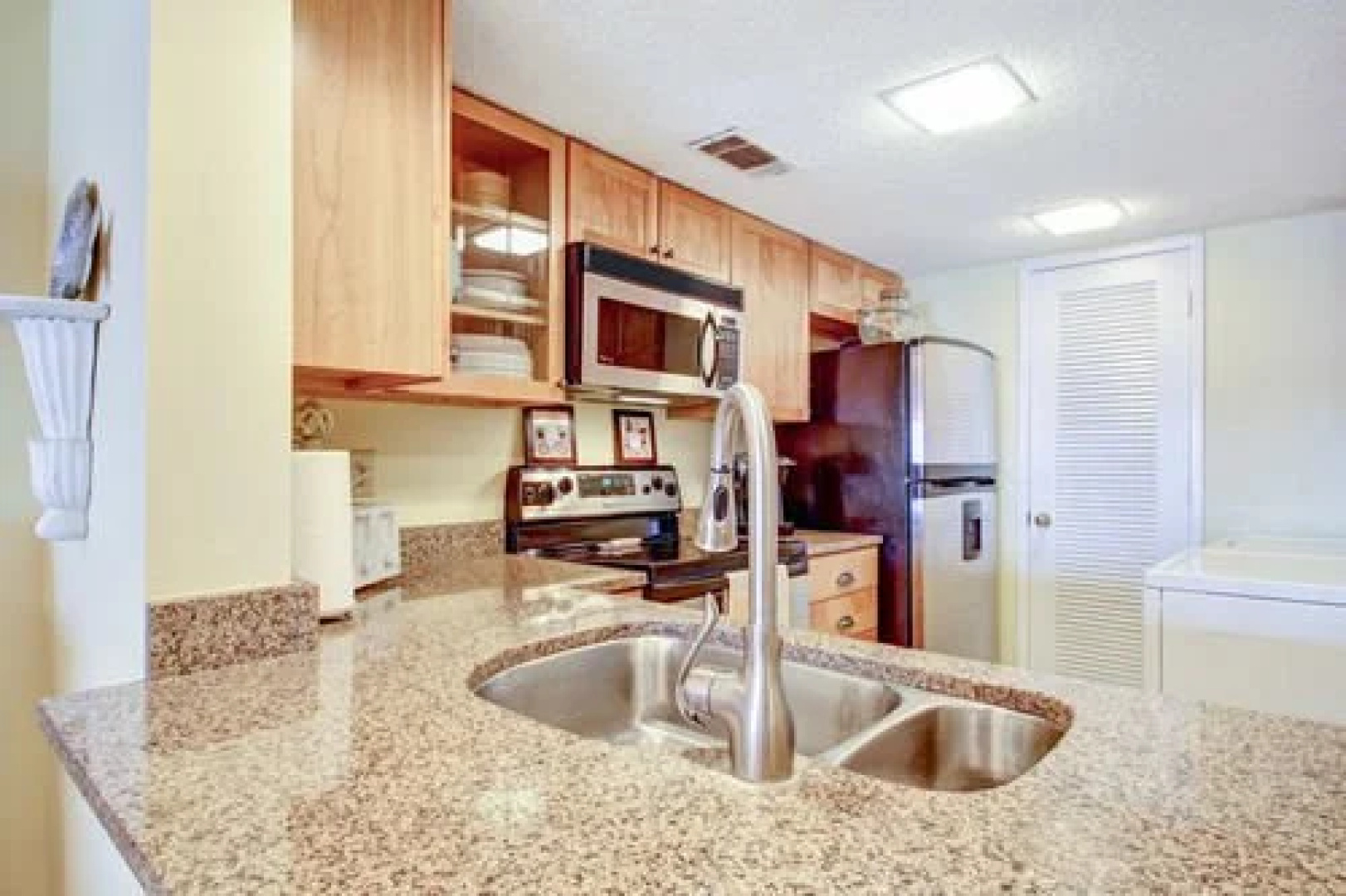 Amelia Surf And Racquet Club condo