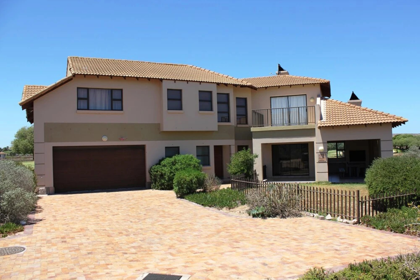 10 Mia Mia Self catering