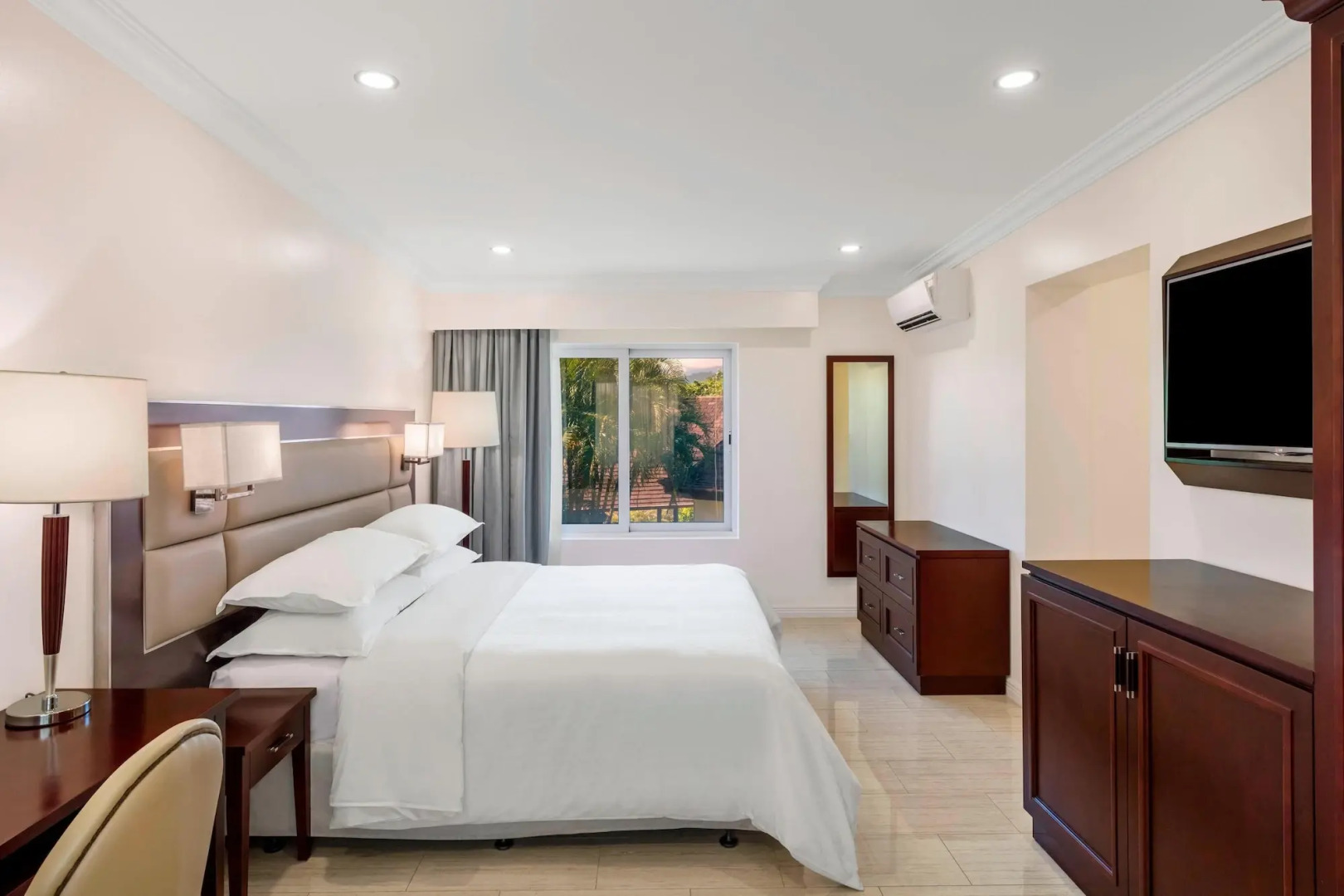 Sheraton Samoa Aggie Grey's Hotel & Bungalows