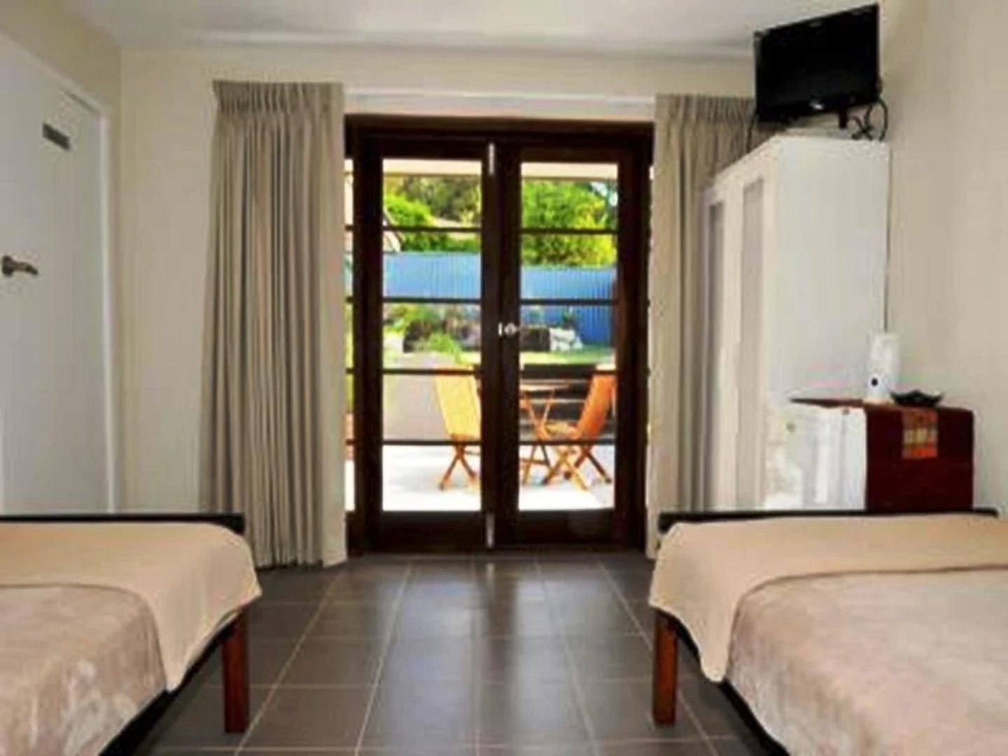 Waikiki Beach Bed and Breakfast