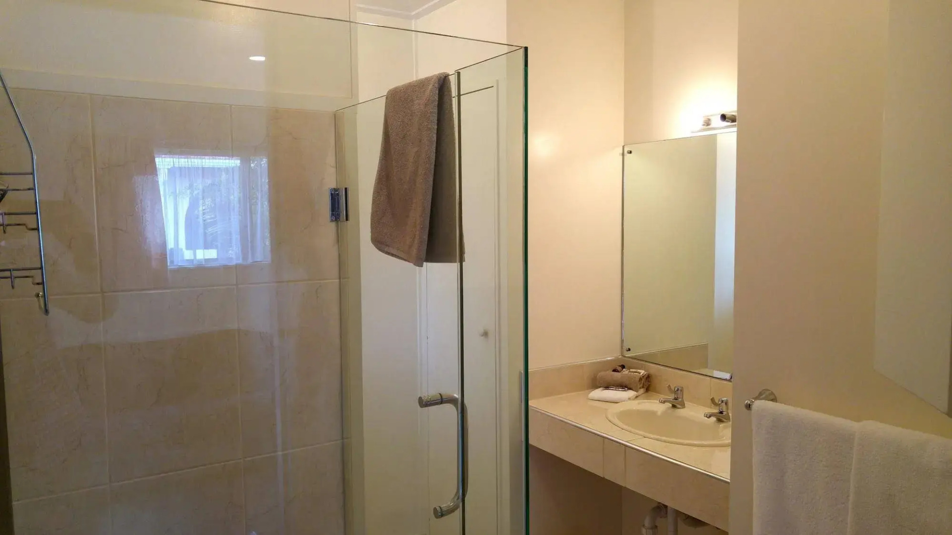 Motel Hobson's Choice