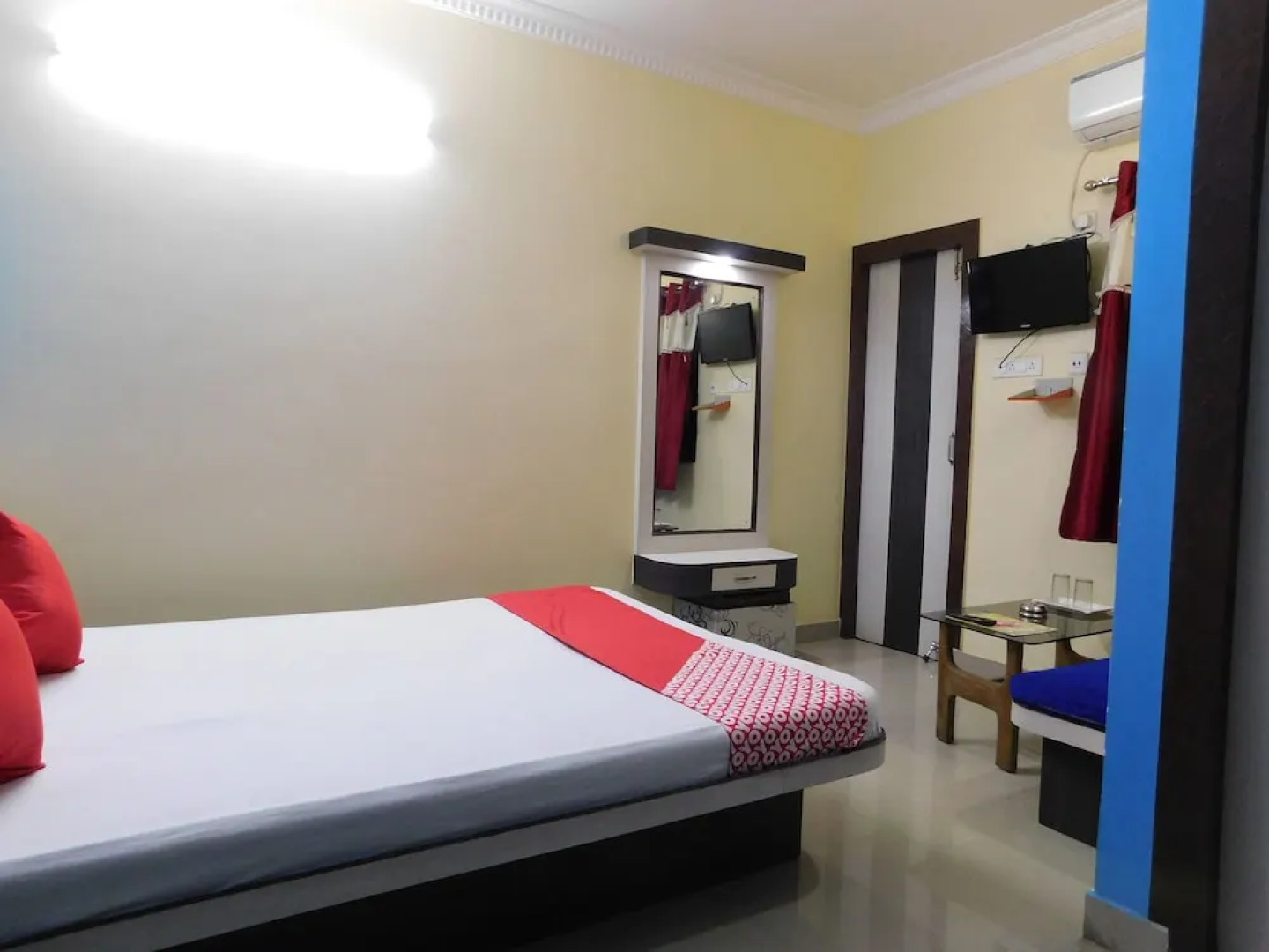 OYO 15901 Maa Tara Palace