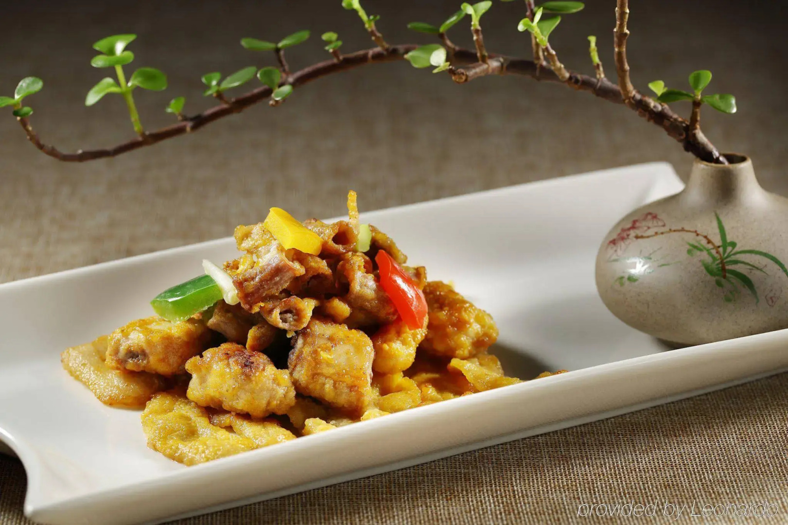 HUALUXE Hotels & Resorts Yangjiang City Center by IHG