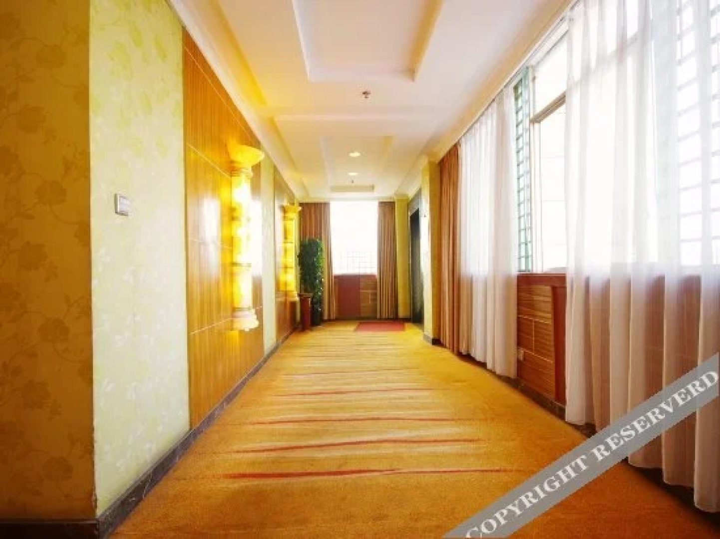 Chengzhong Blue Sky Hotel