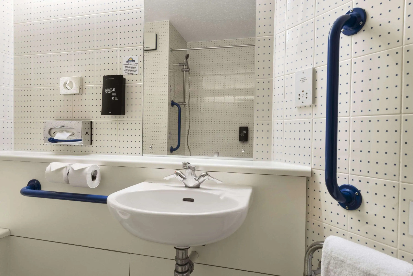 Days Inn by Wyndham Warwick South M40