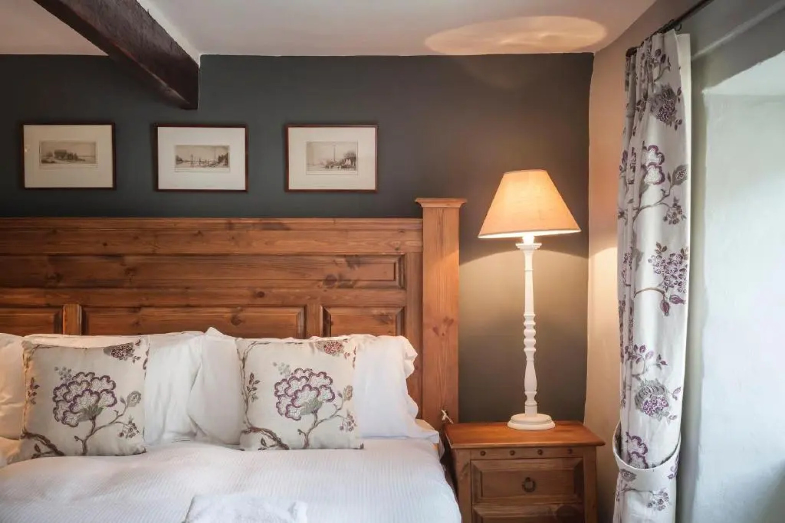 Three Little Pigs Luxury Cottage