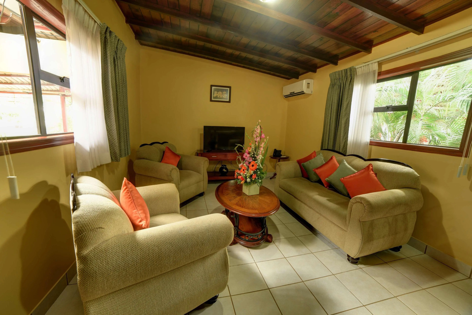 Best Western Las Mercedes Airport