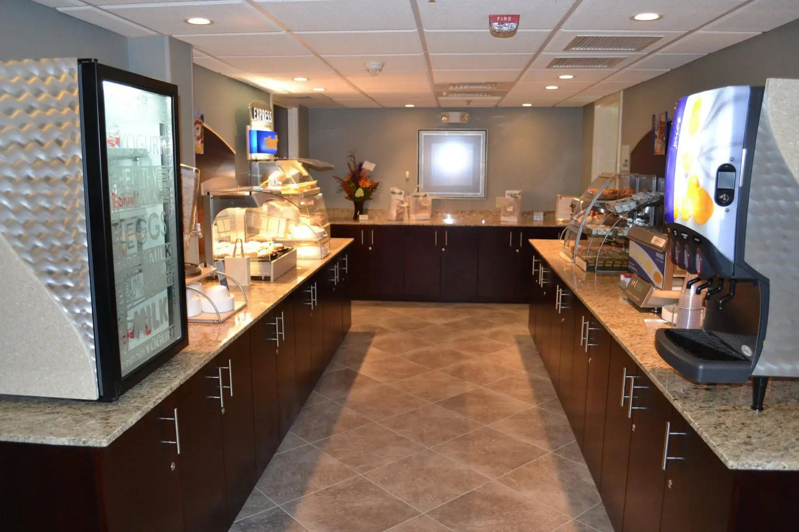 Holiday Inn Express & Suites Merrimack by IHG