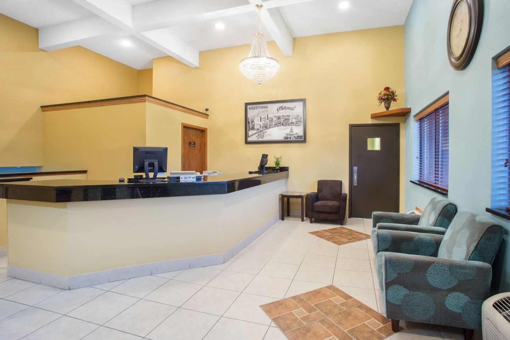 Super 8 by Wyndham Normal Bloomington