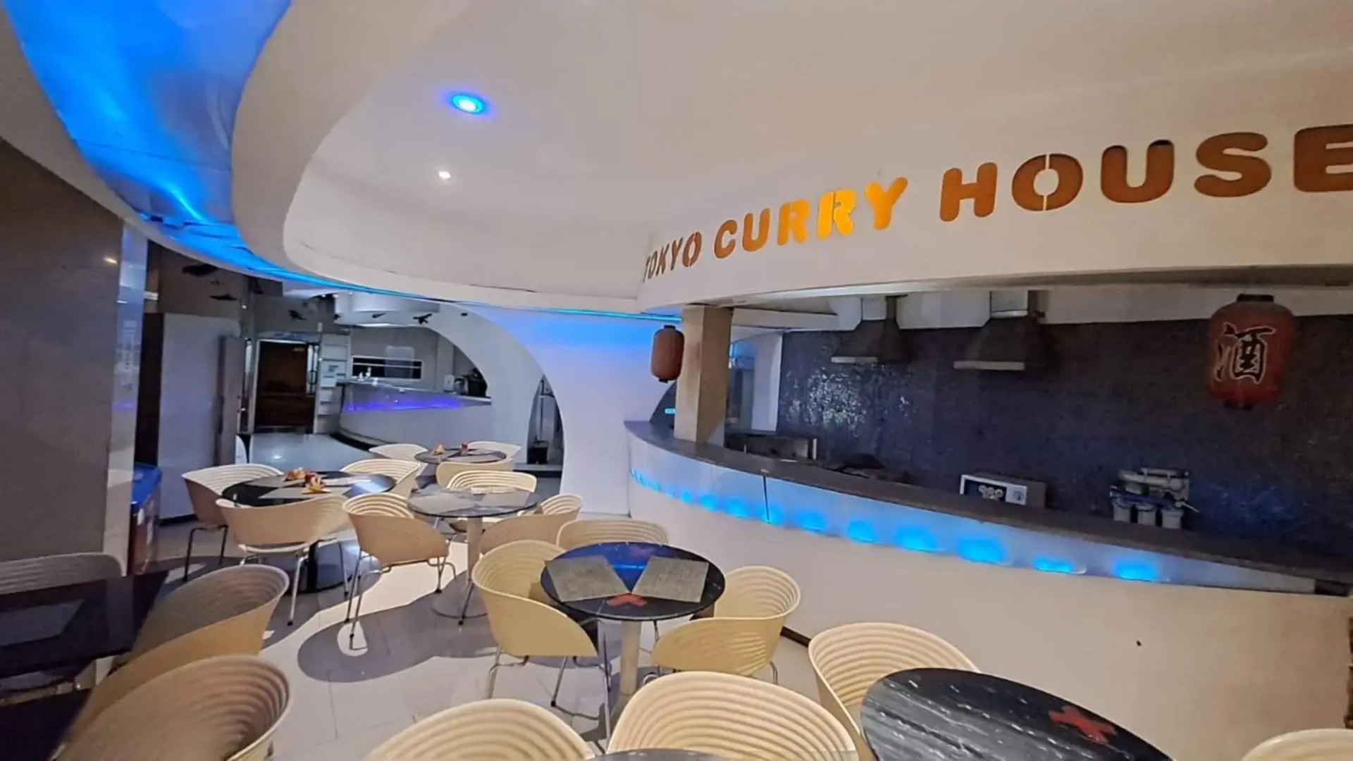 Space Hotel by Papaho