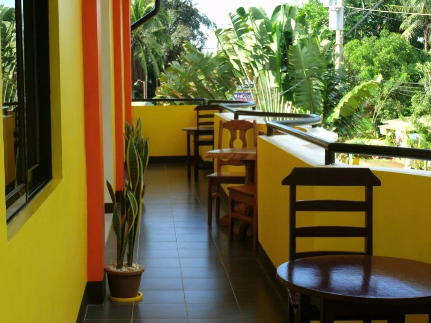 Lola Charing Pension