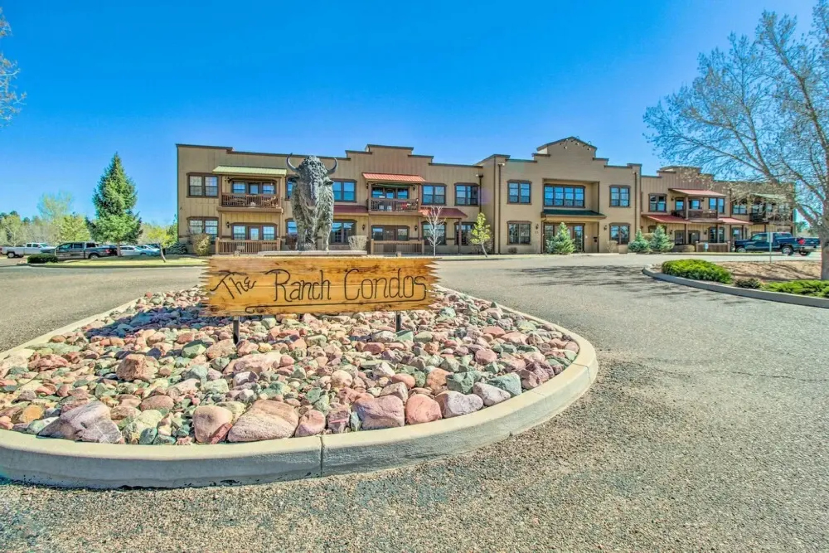 Pet-friendly Overgaard Condo: Porch & Lake Access