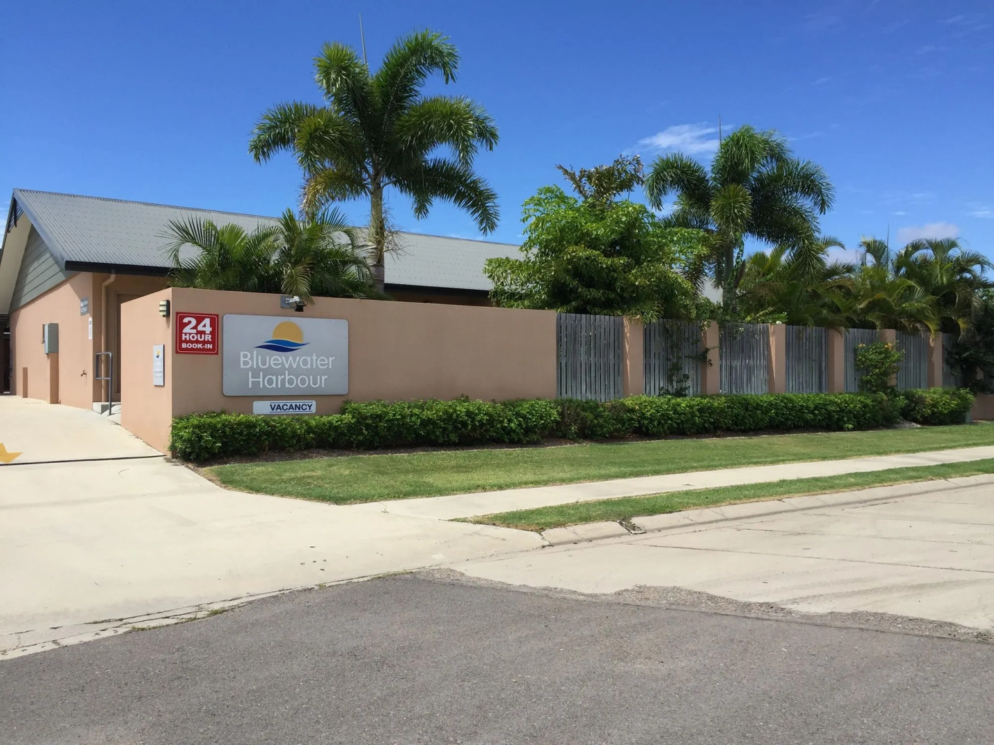 Bluewater Harbour Motel