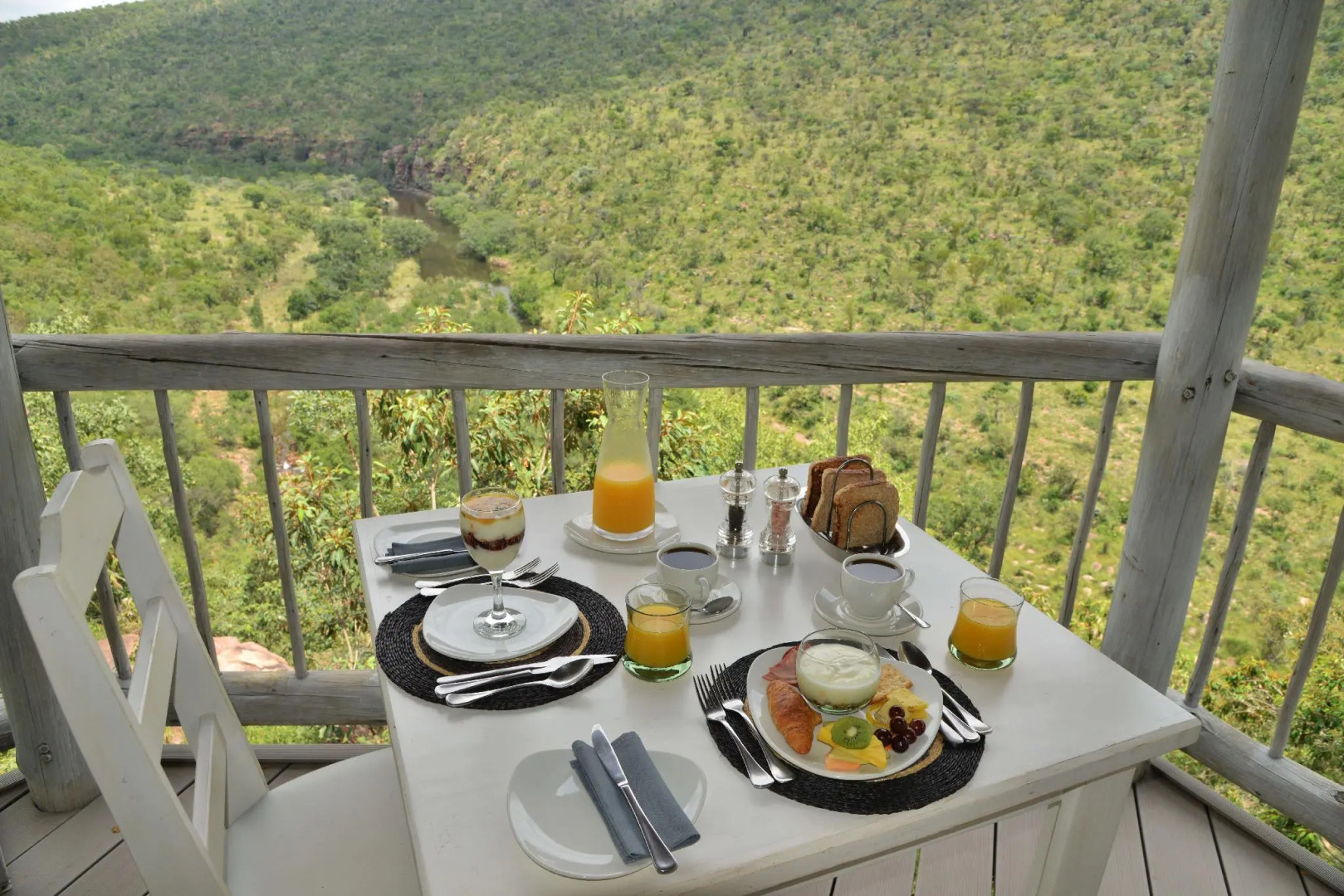 Clifftop Exclusive Safari Hideaway Lodge - All Inclusive