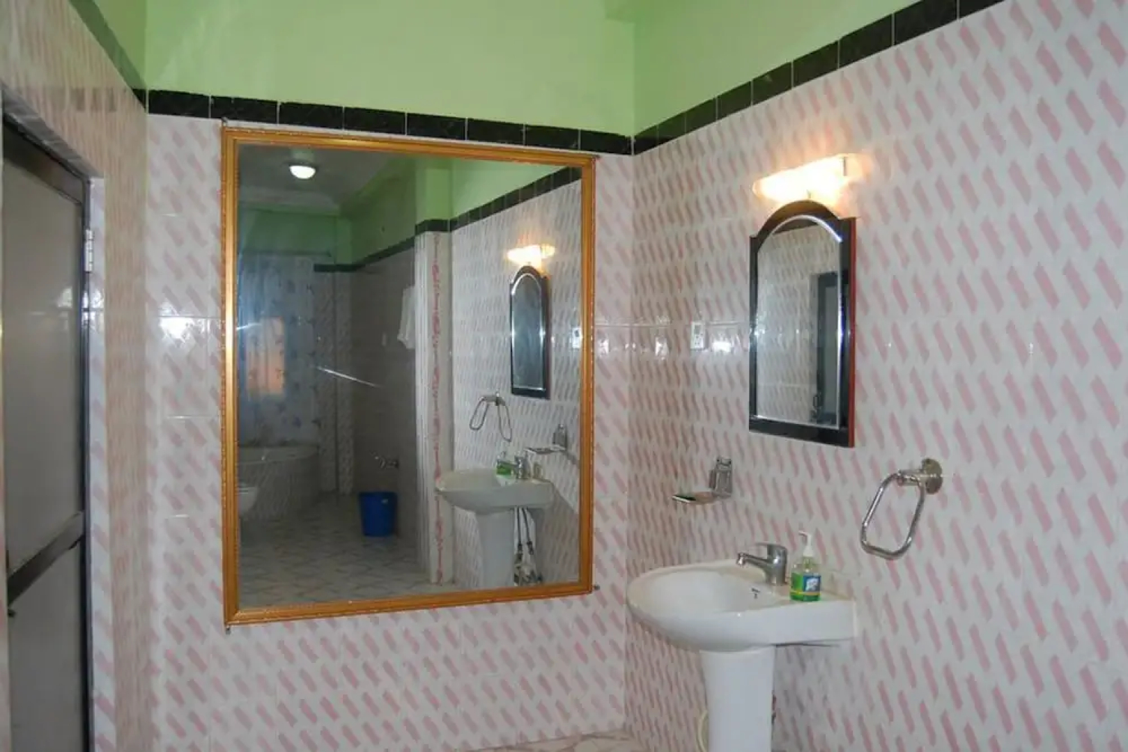 Siddhartha Guest house