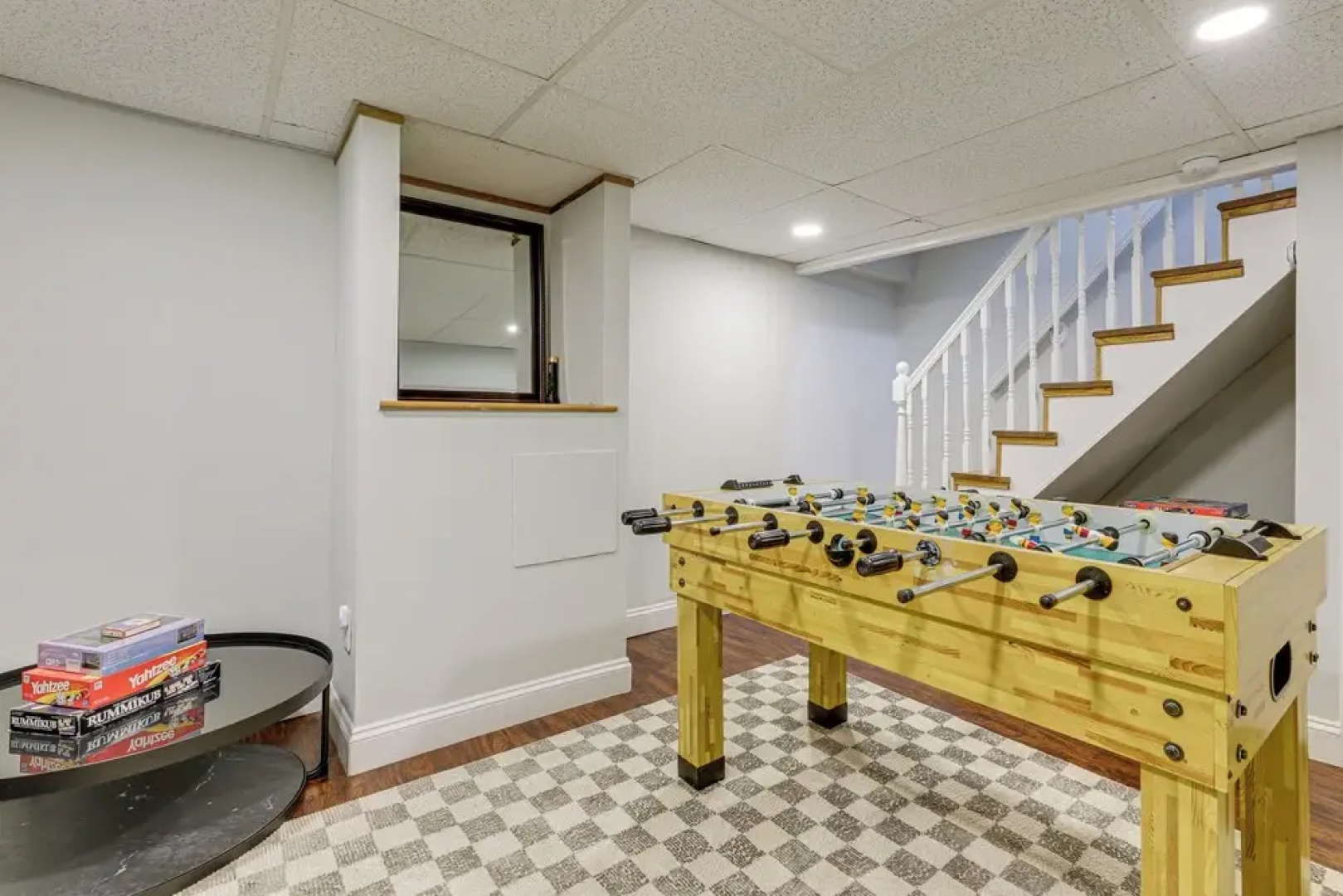 Niantic Duplex w/ Deck < 1 Mi to Beach + Boardwalk