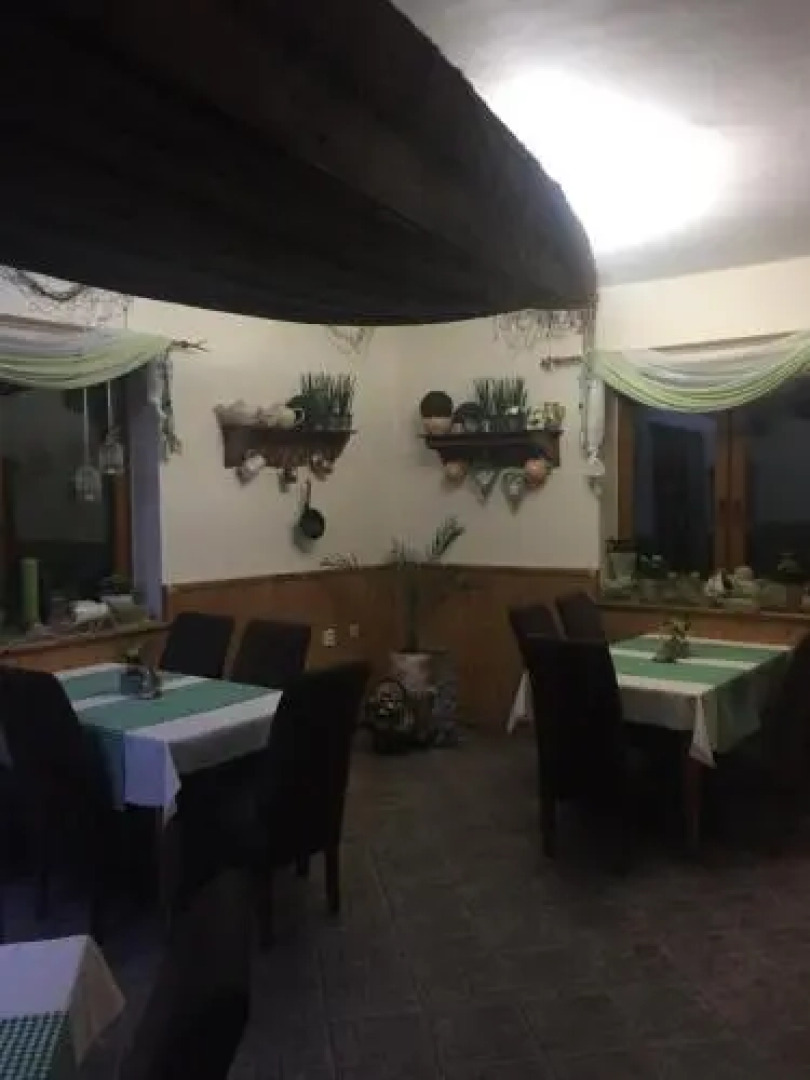 APÁLI Restaurant & Pension