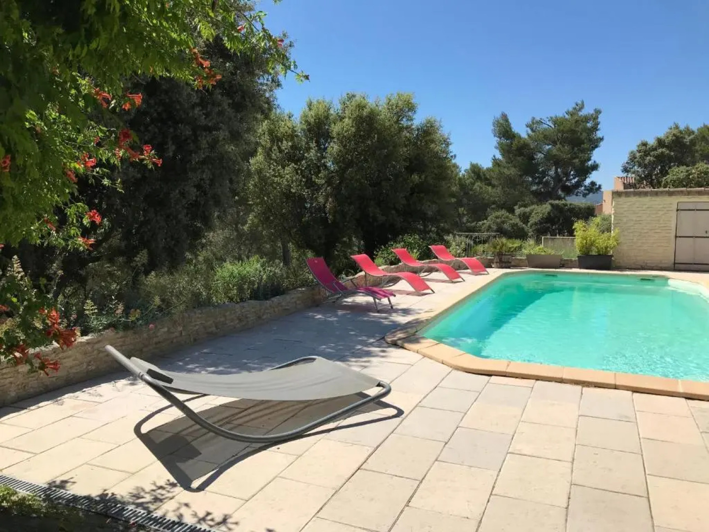 Agréable partie de maison avec piscine en plein cœur du Luberon (Vaucluse), pour 4/6 personnes. LS2-356 INFIERMA