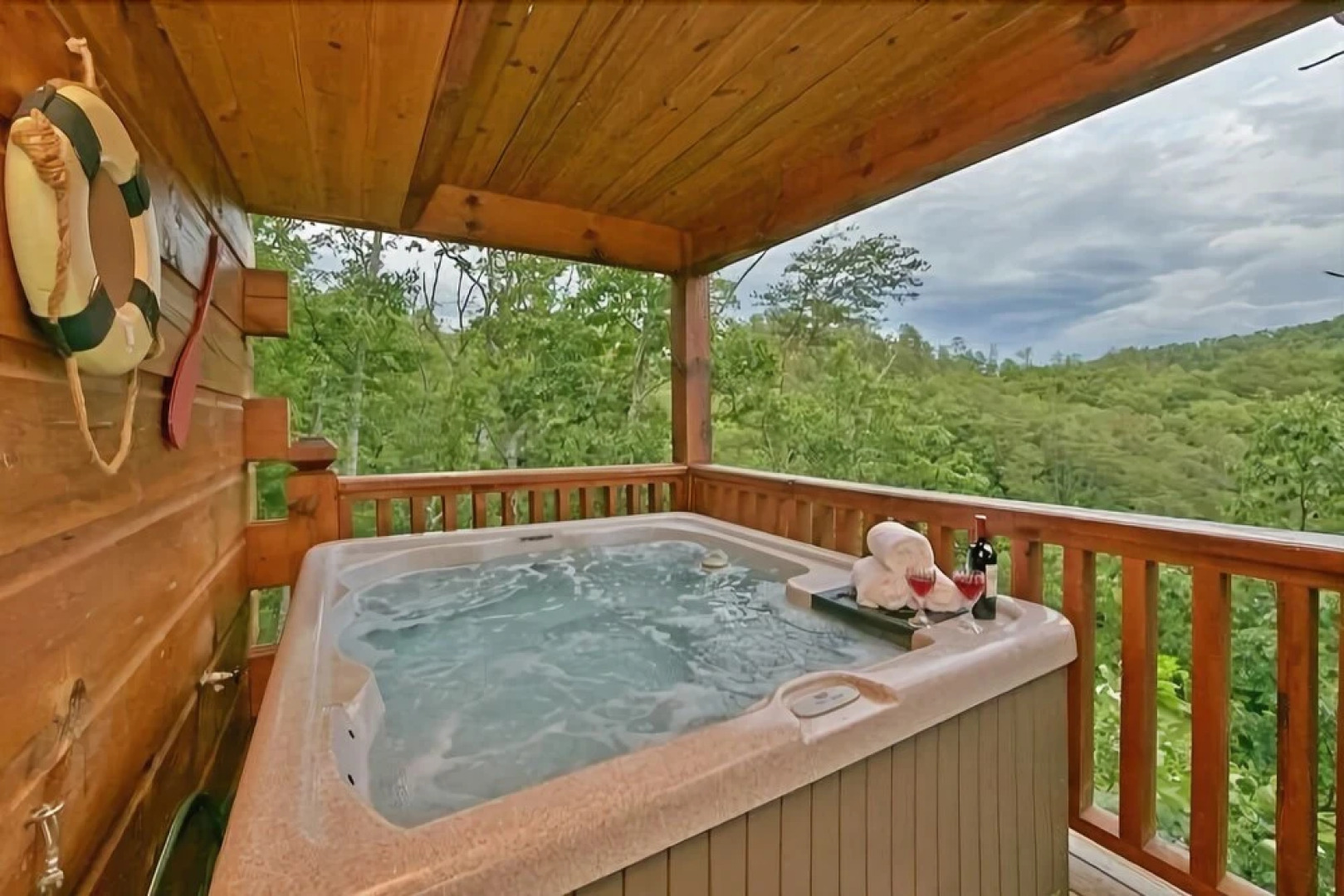 Mountain Memories - 3 Br cabin by RedAwning