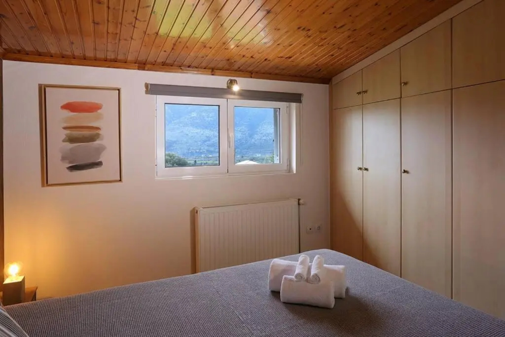 "Elegant & Quiet House"