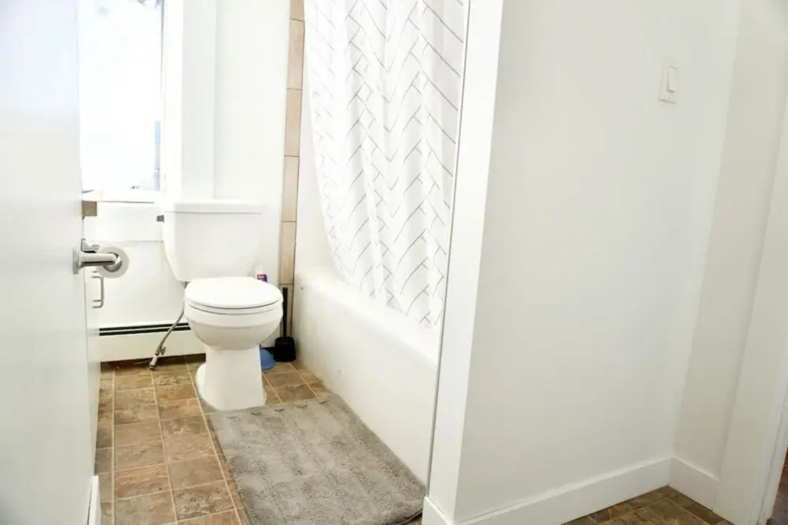 Stunning Large Gorgeous Space DT Parking Coffee