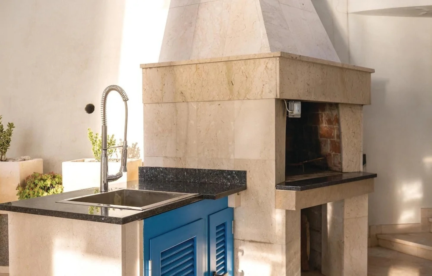 Stunning Home in Brist With Wifi and 4 Bedrooms