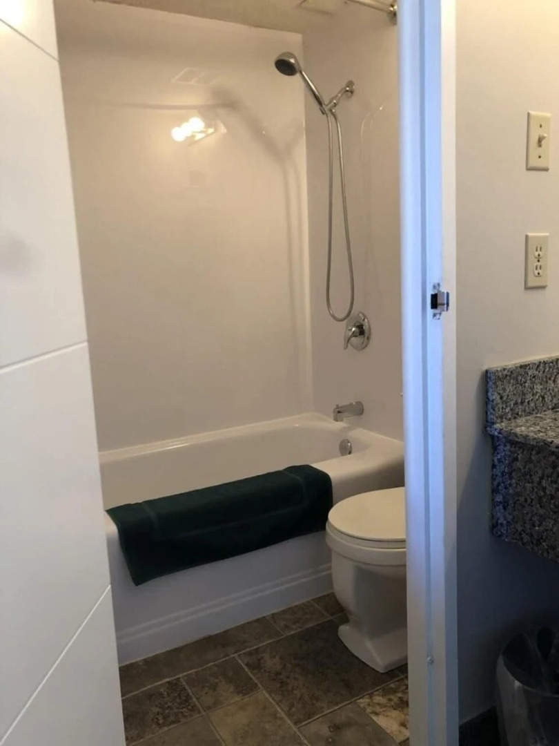 Arbour Ridge Inn & Suites