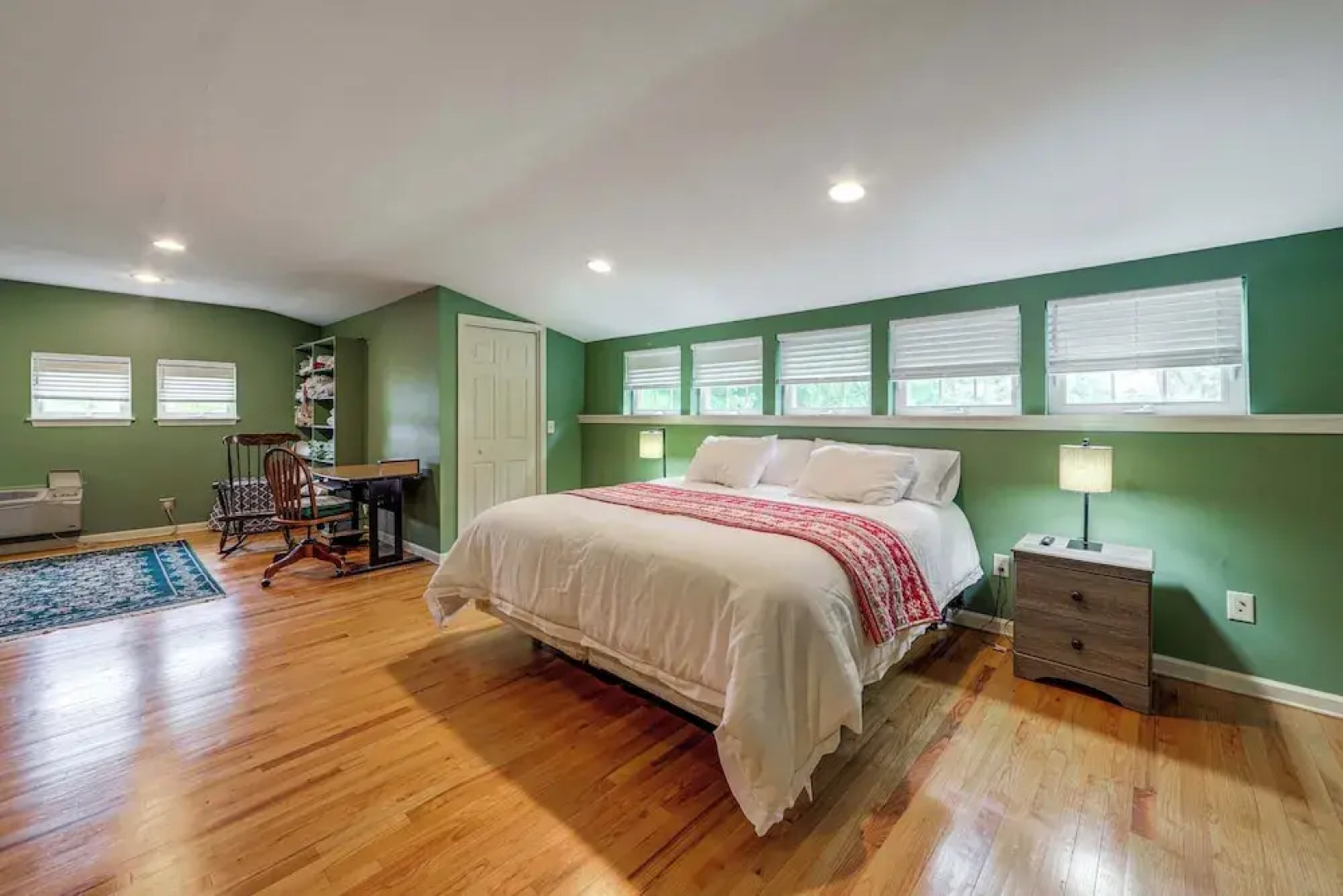 11 Mi to Oneida Lake: Spacious Apt in Verona!