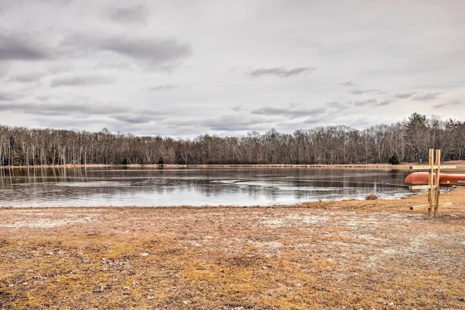 White Haven Lakeside Home w/ Kayaks & Fireplace!