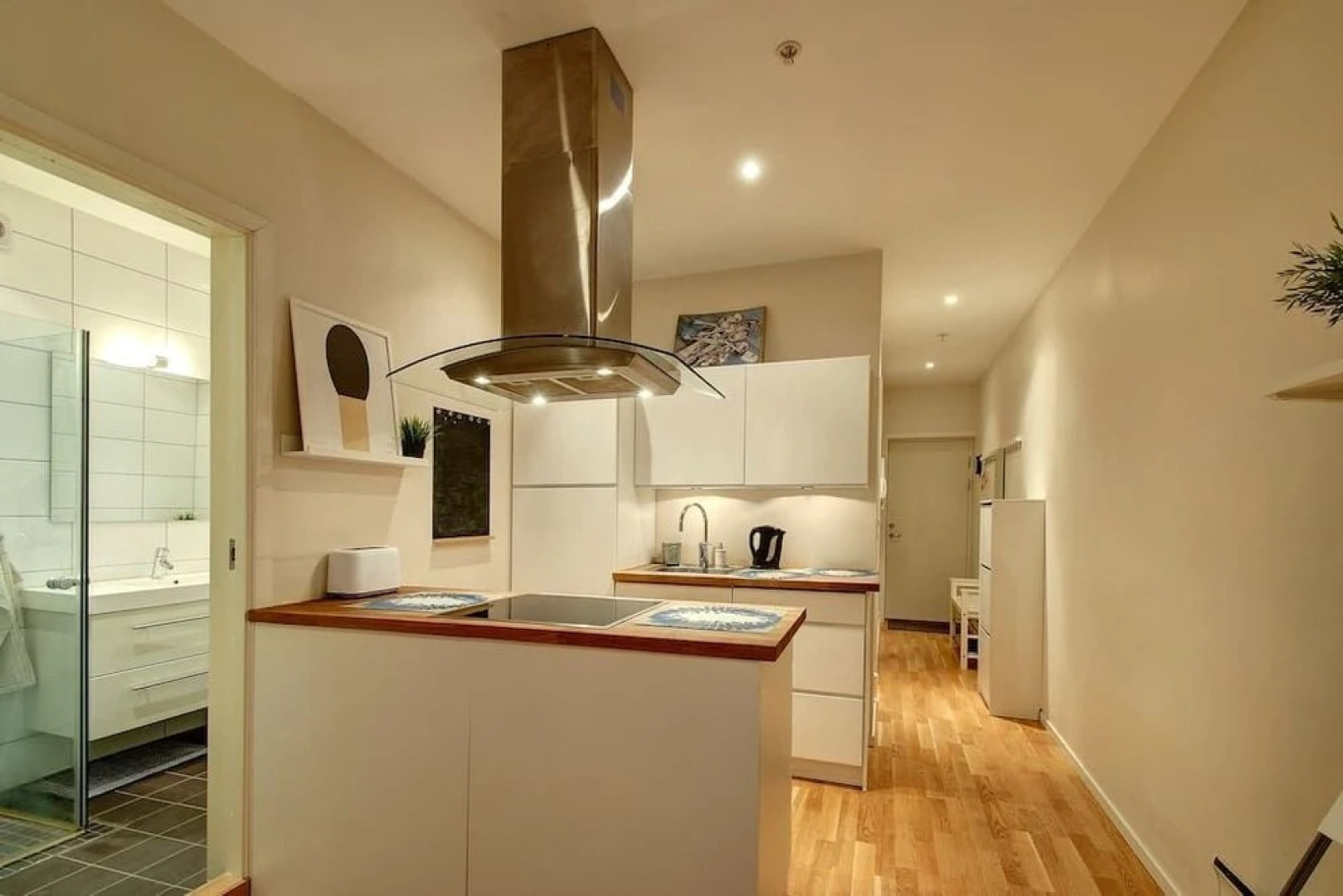 Modern Apartment With Balcony