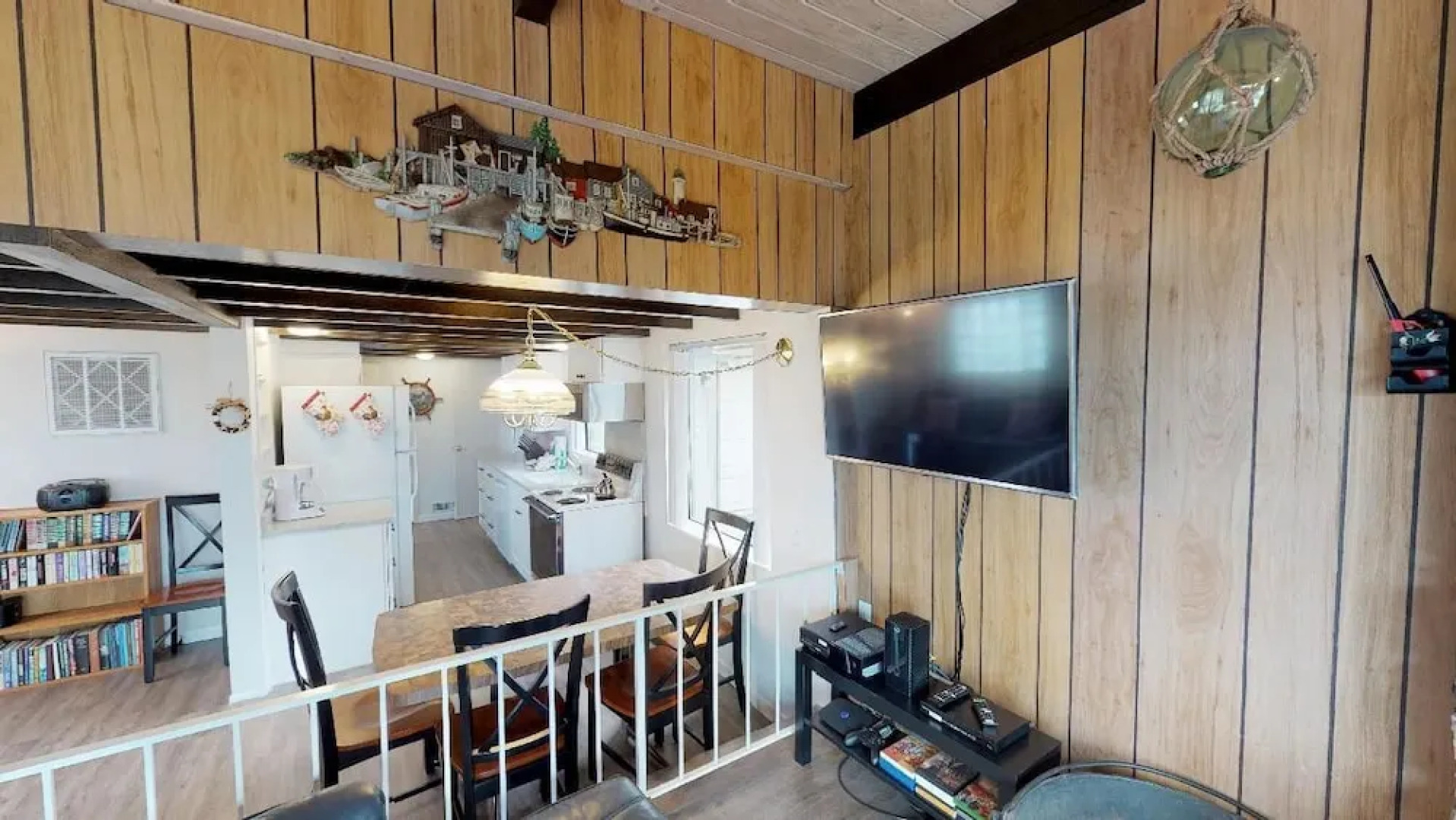 Woodley Beach House 2 Bedrooms 2 Bathrooms Home