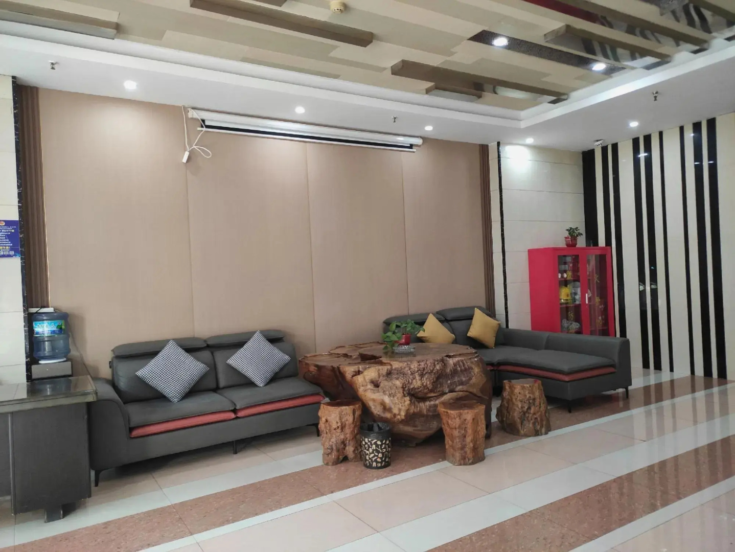 Pebble Motel (Pengtai Department Store Shopping Center)