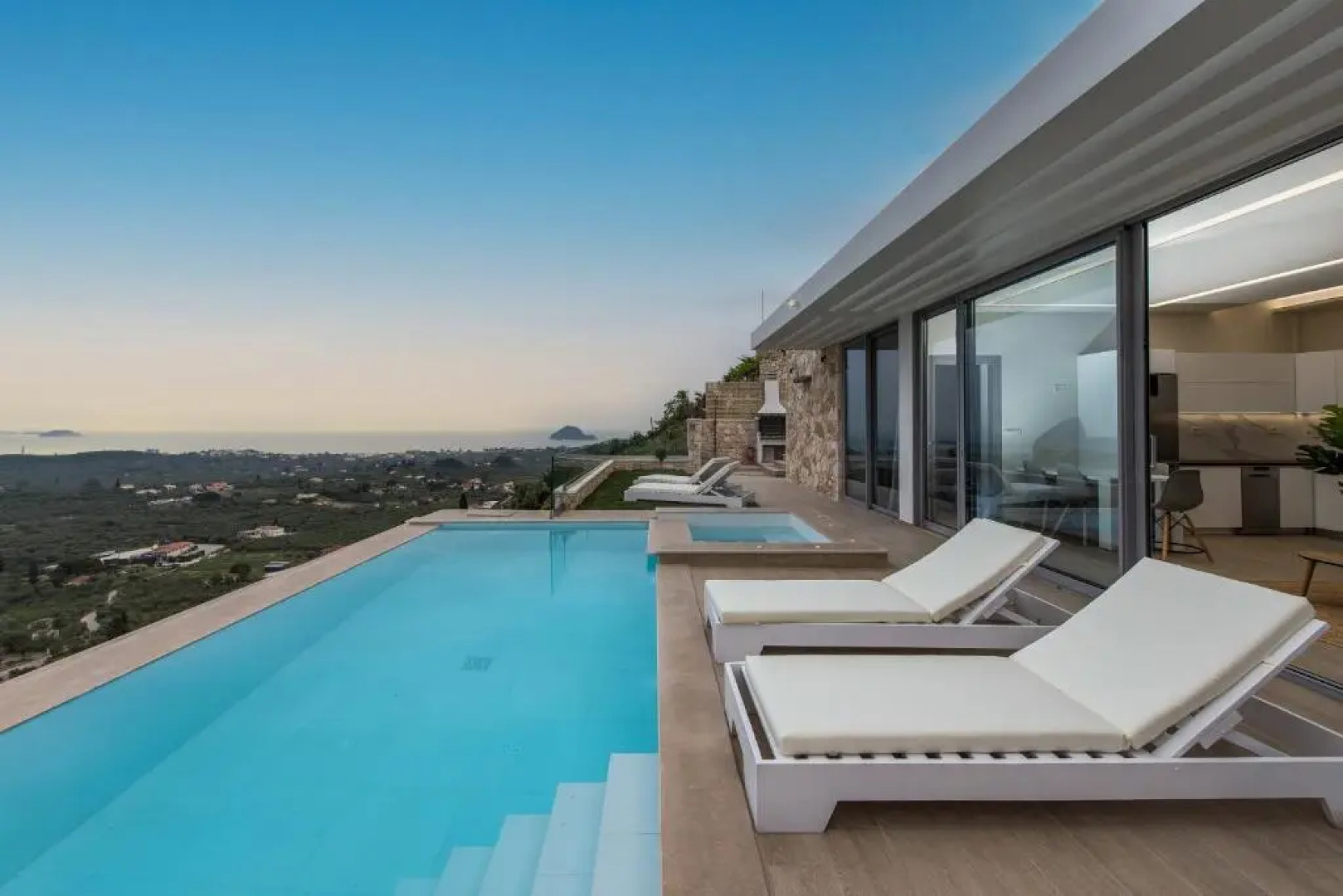 Pietra Caves Suites