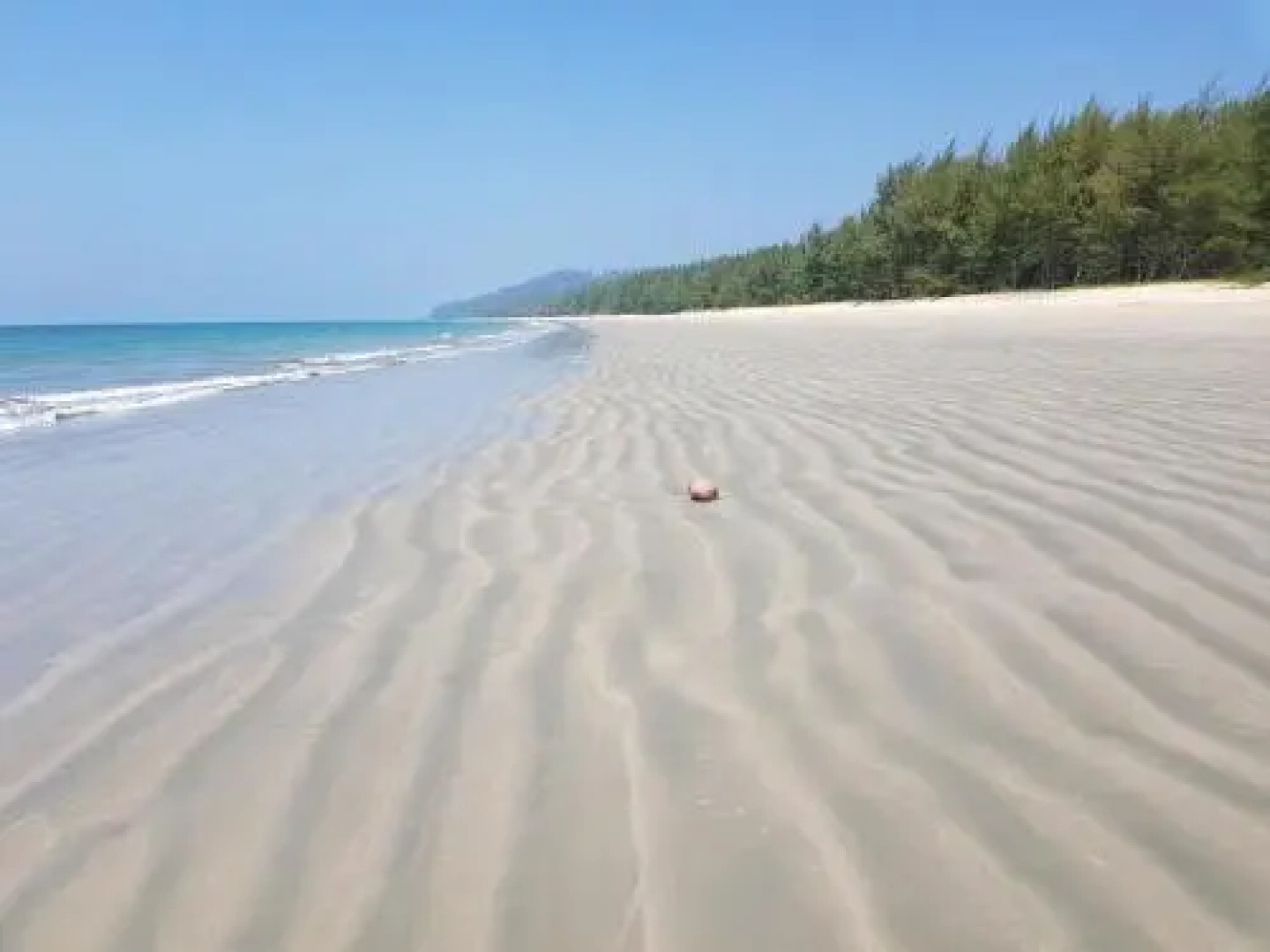 Tawan Bar and Bungalow