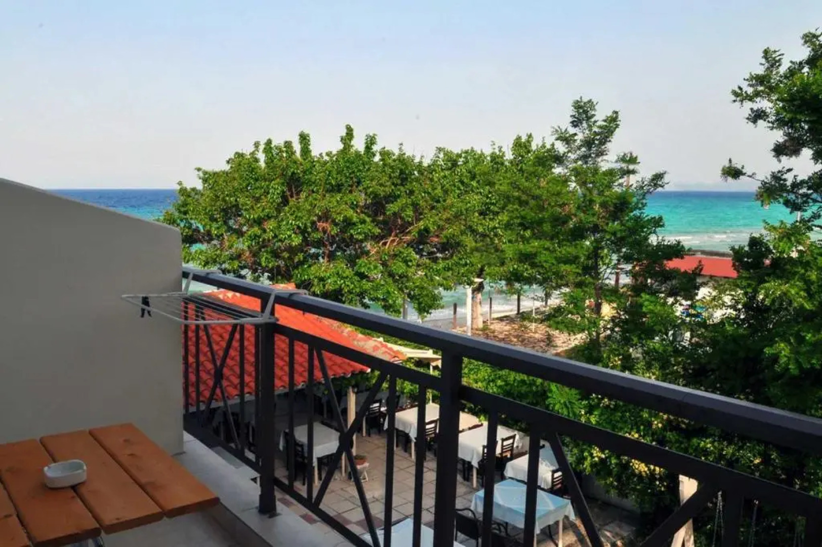 Coralli Beach Studios-Apartments