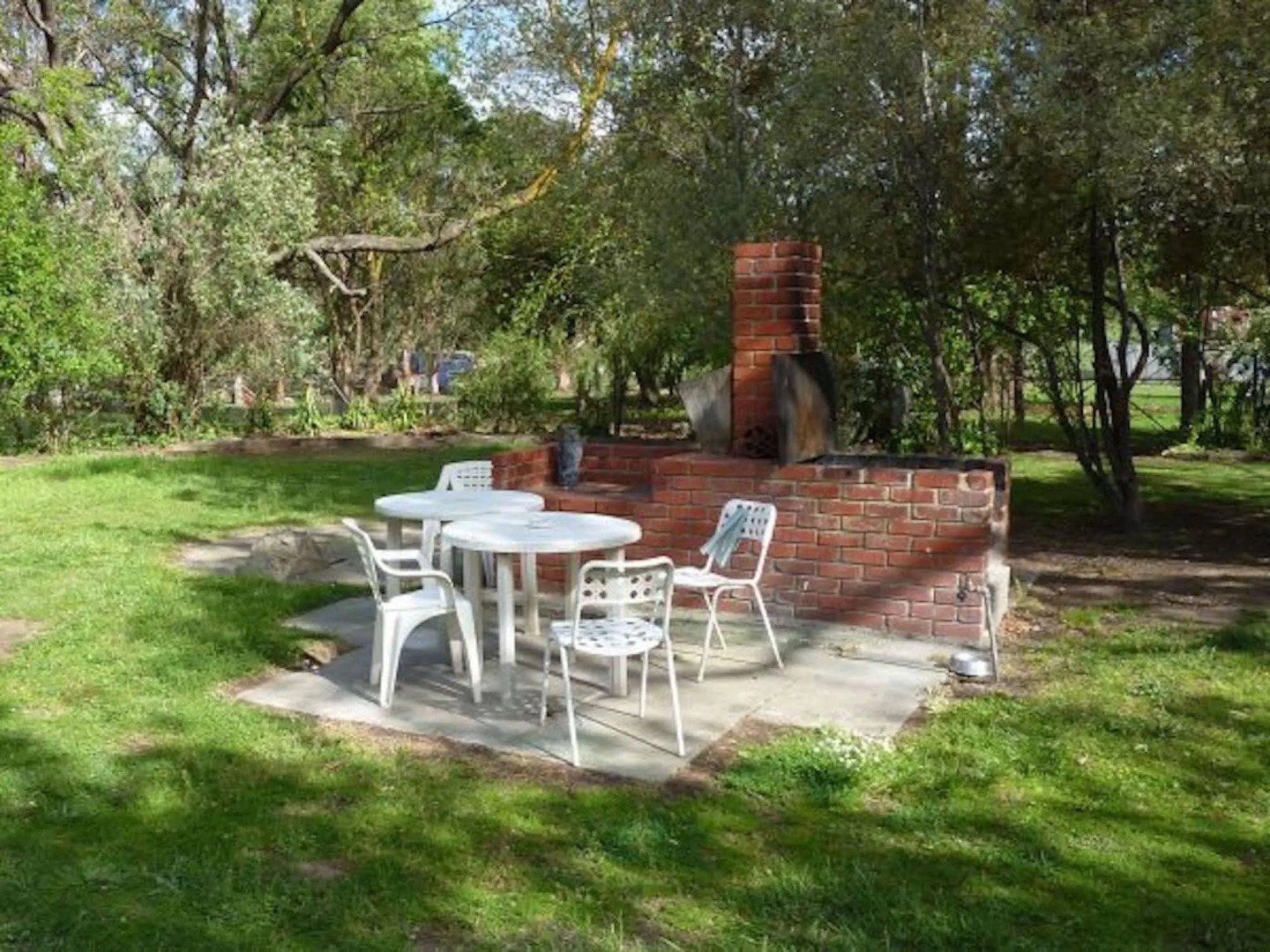 Little River Inn - Hostel