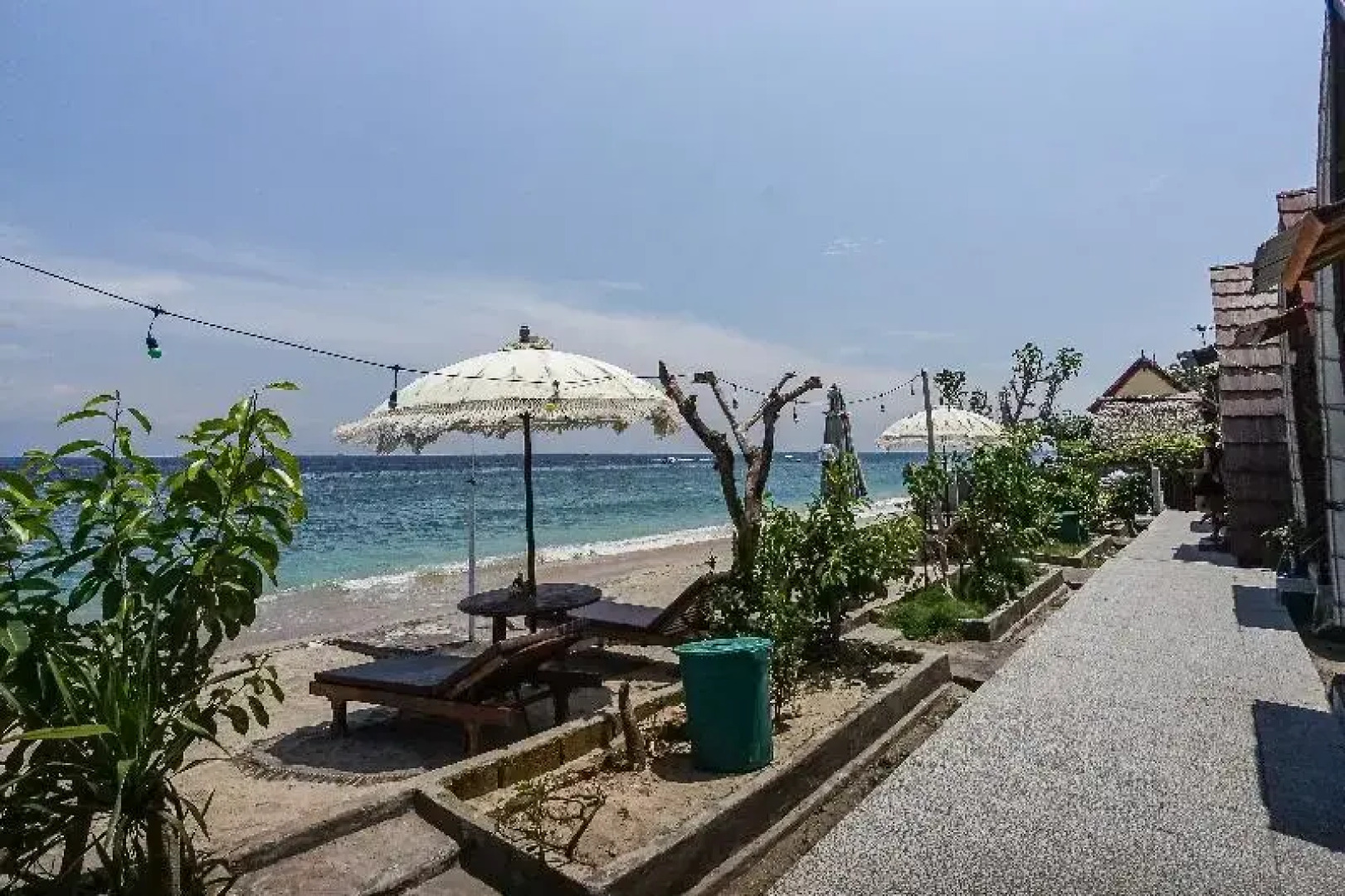 Road Beach Homestay by ZUZU