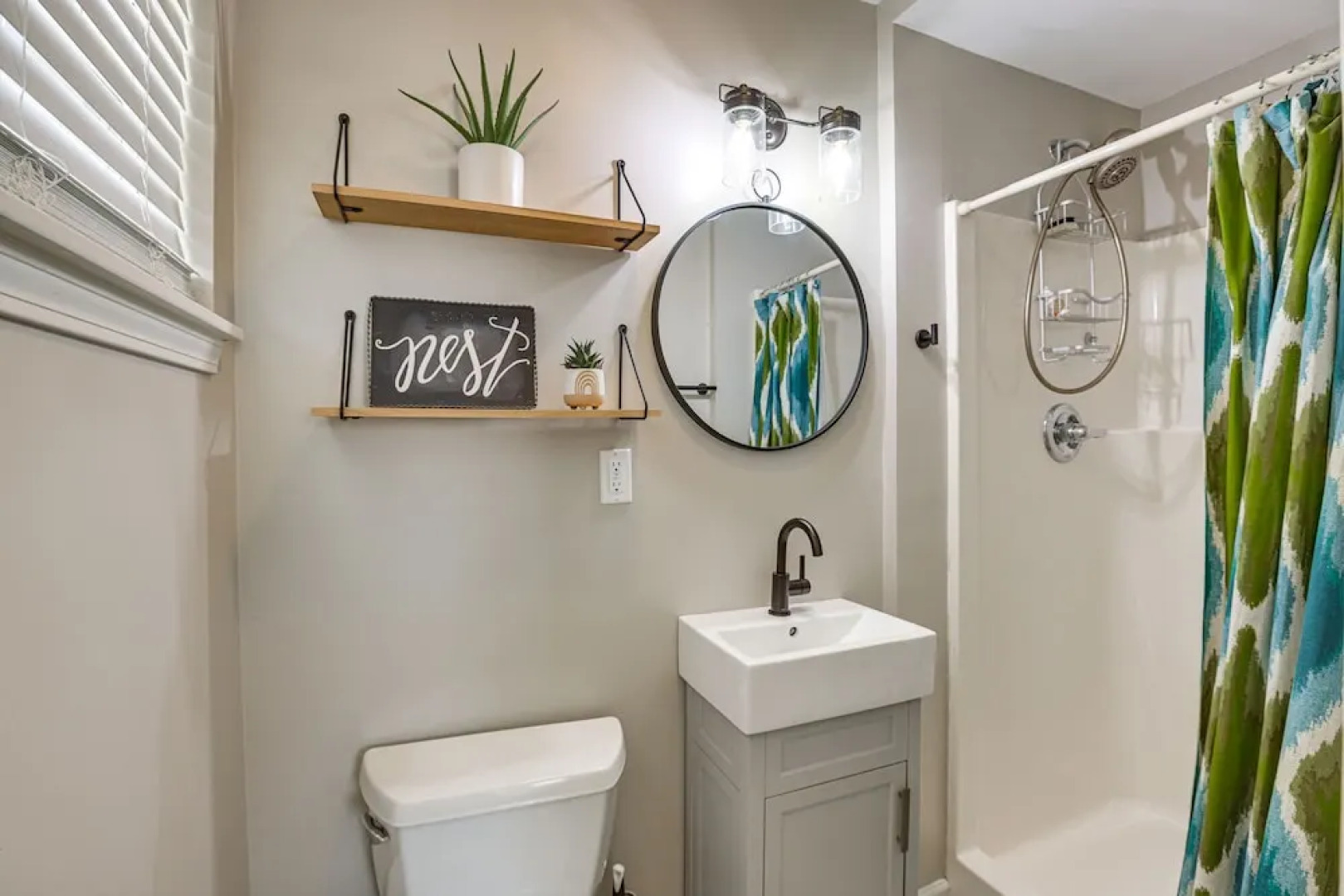 10 Mi to Uab: Inviting Home w/ Free Parking & Wifi