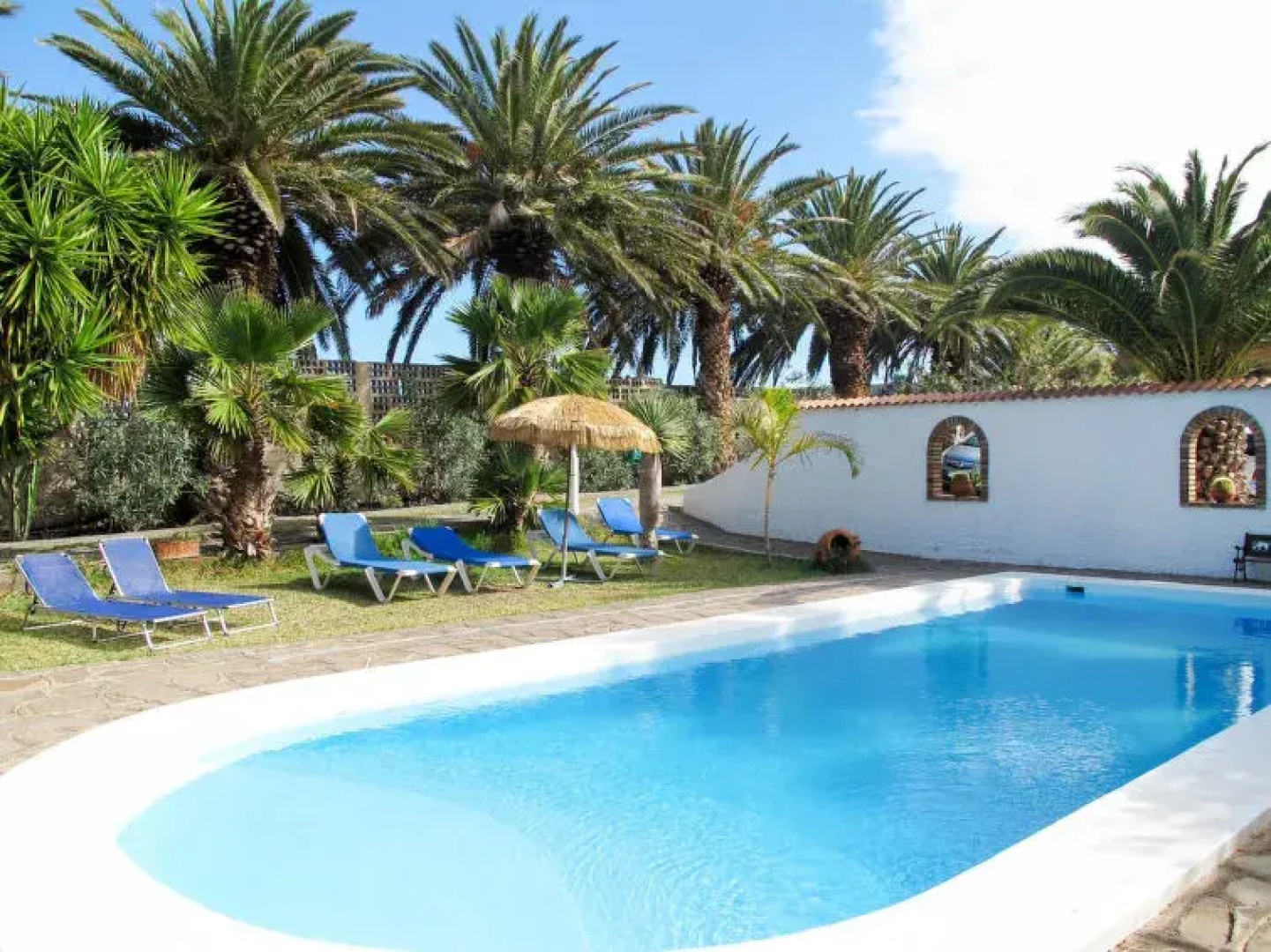 Holiday Home El Castillo - BUV134