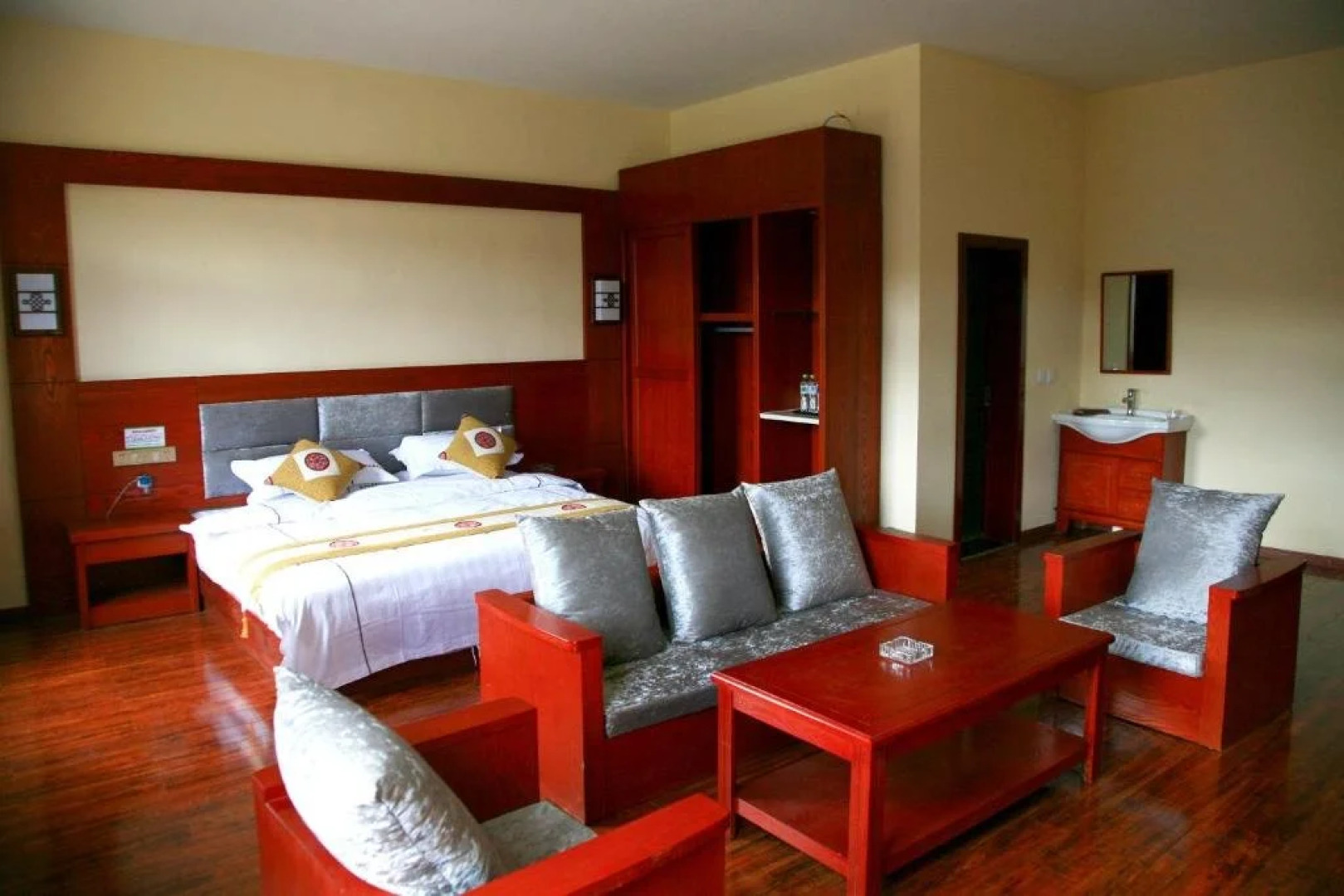 Pengcuodele Garden Hotel