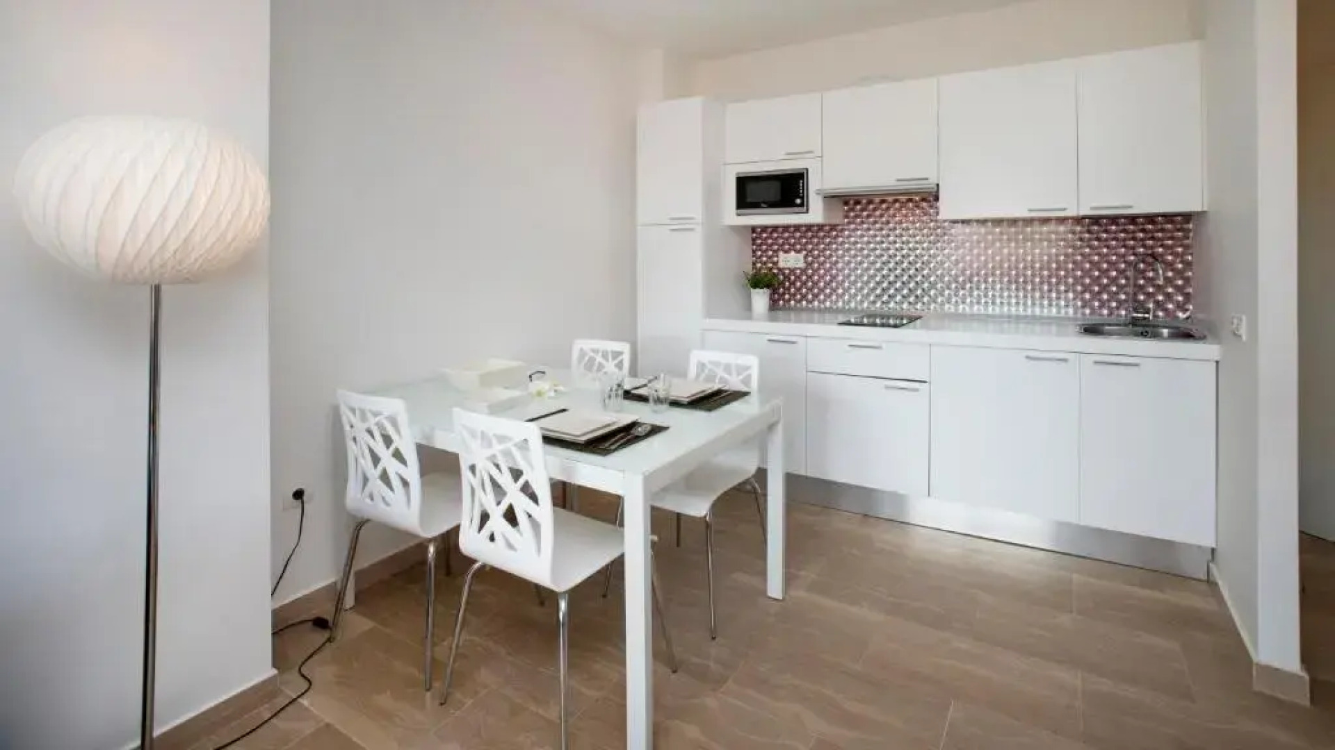 Apartamentos Leo Canela