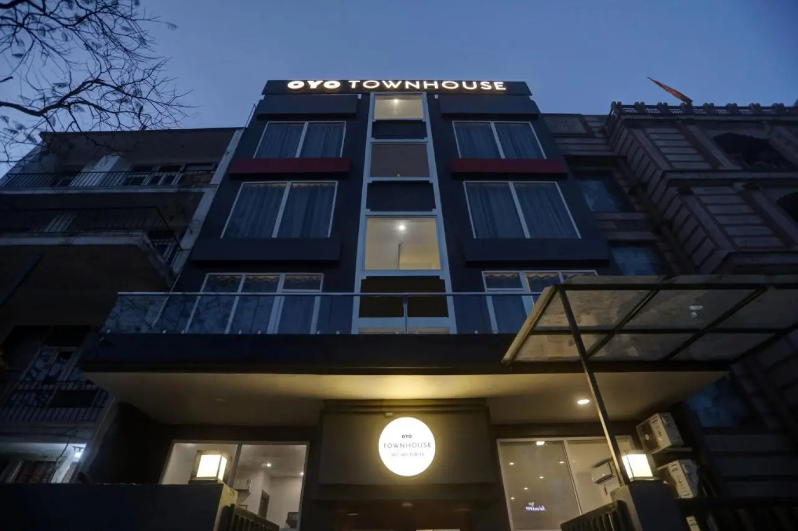 OYO Townhouse 76945 Sec 19