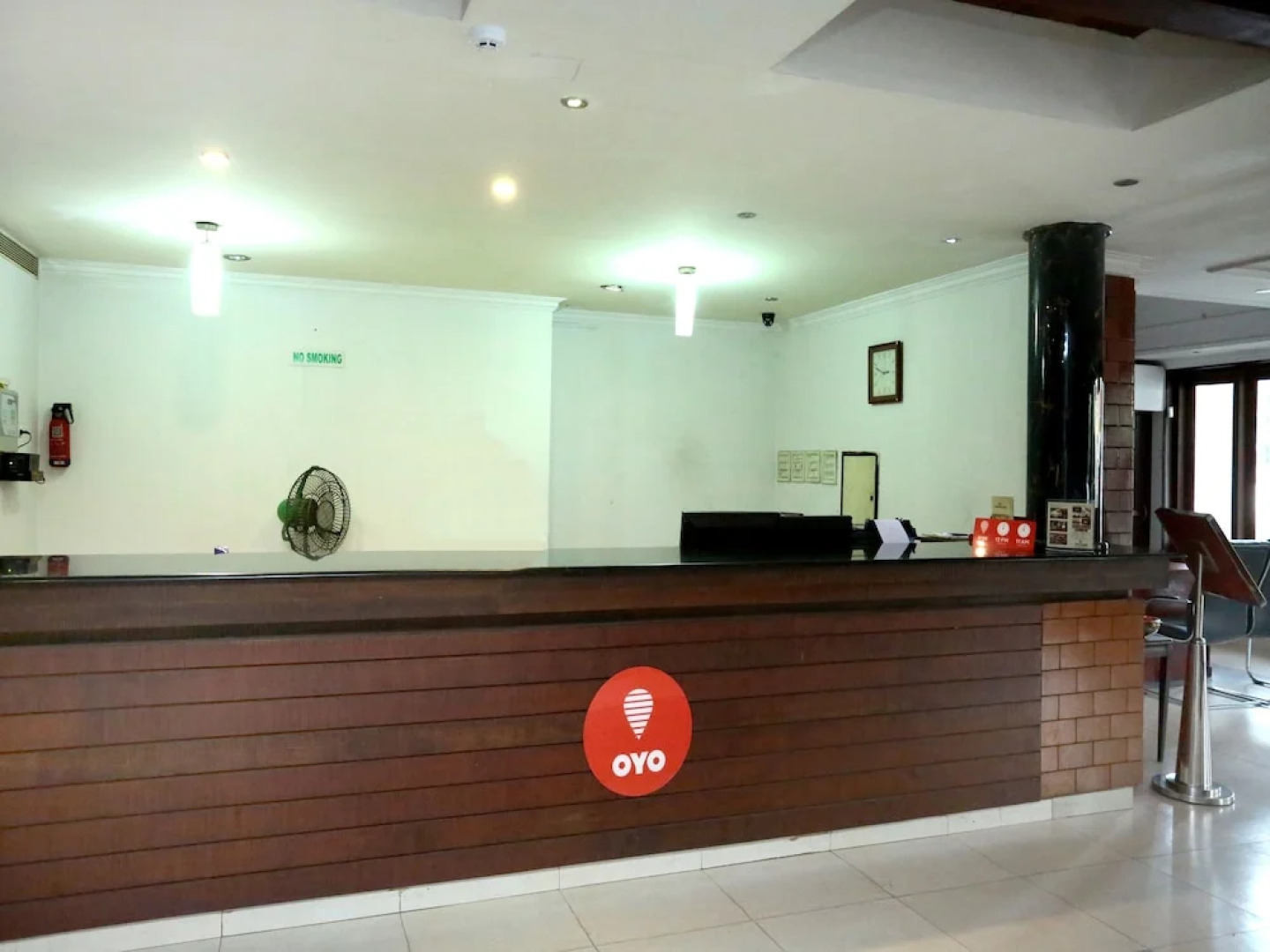 Oyo 15992 Central Hotel