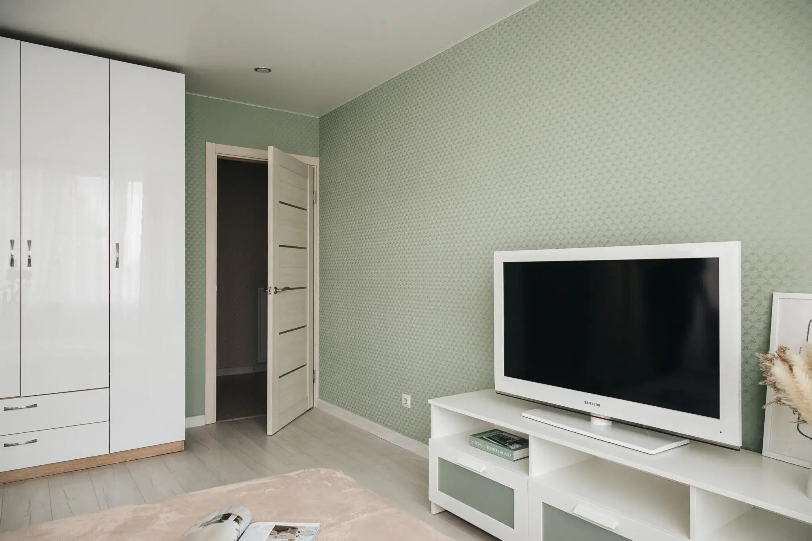 Две Подушки на ул. Левичева, д. 19