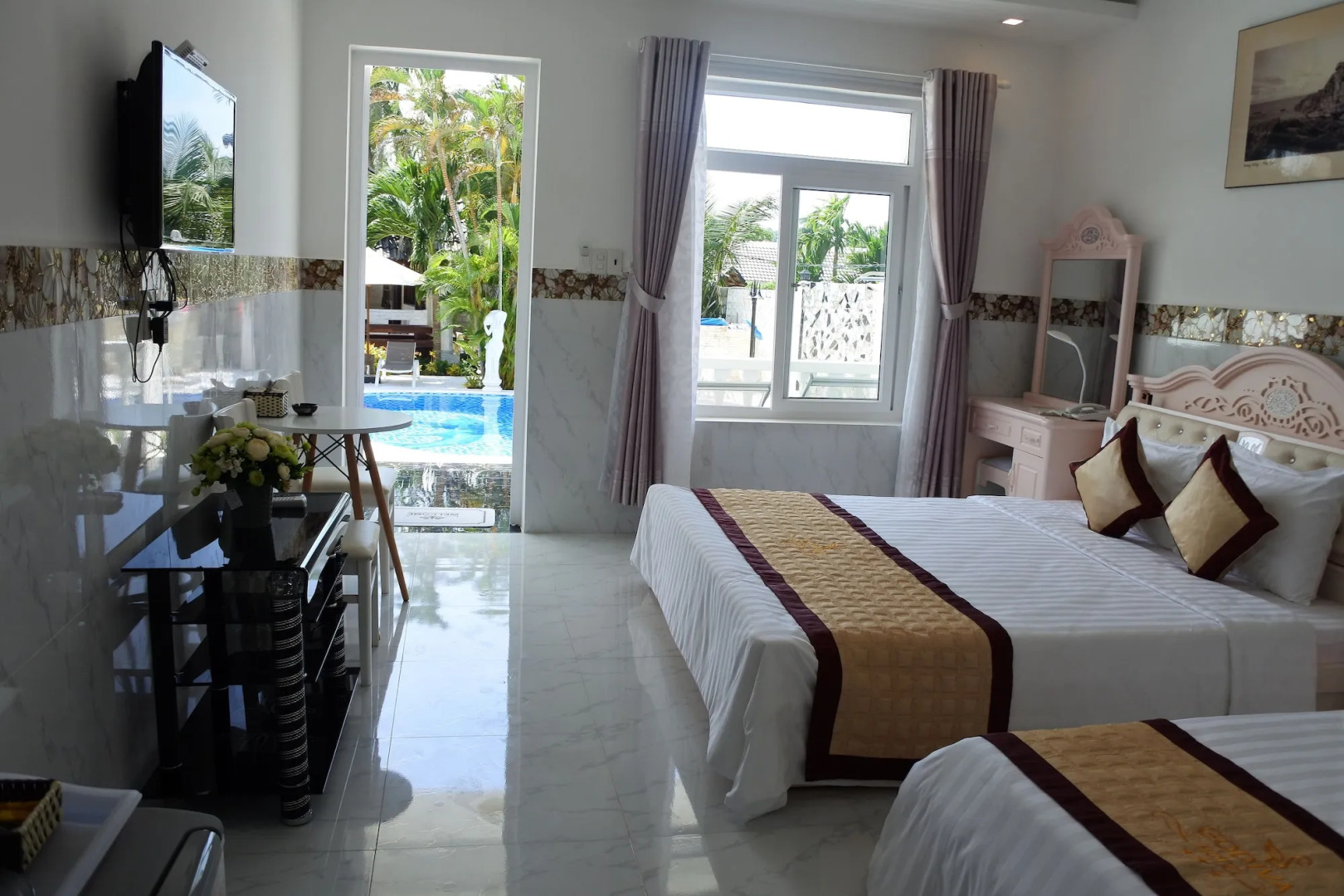 Godiva Phu Quoc Hotel