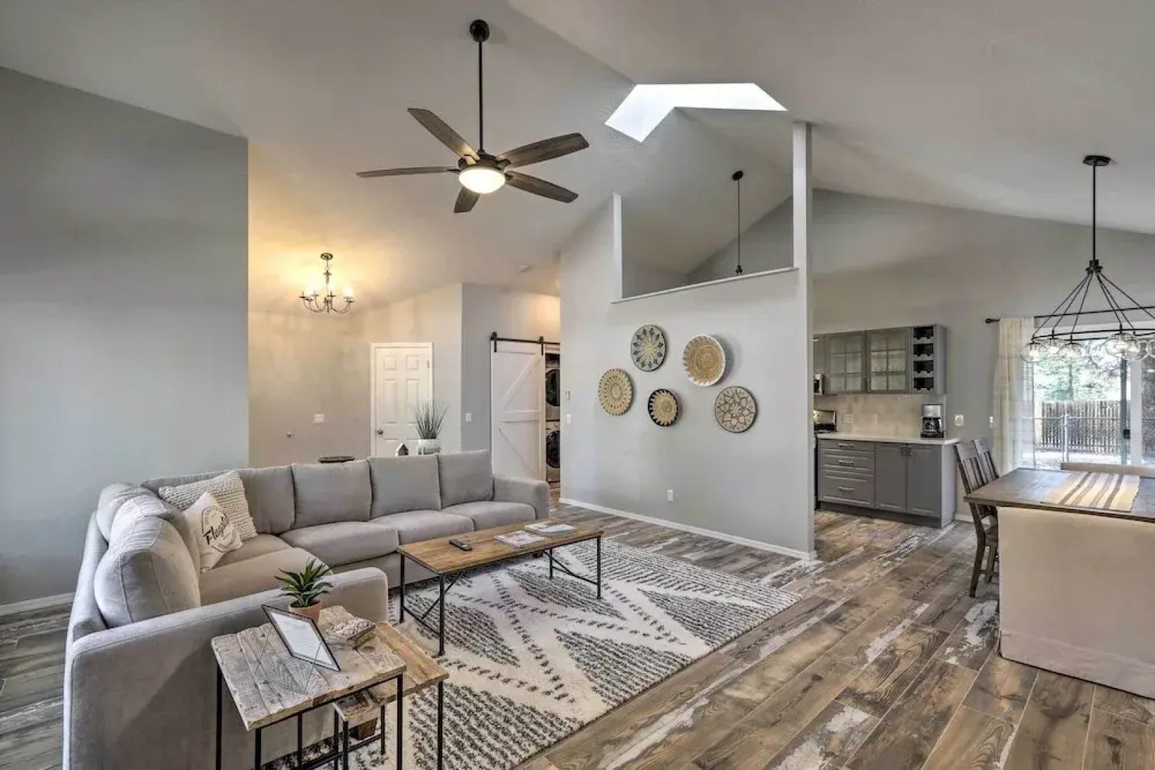 Modern Flagstaff Retreat ~ 4 Mi to Downtown!