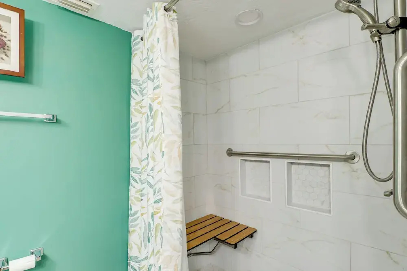 Walk to Beach: 1st-floor Unit w/ Pool in Melbourne