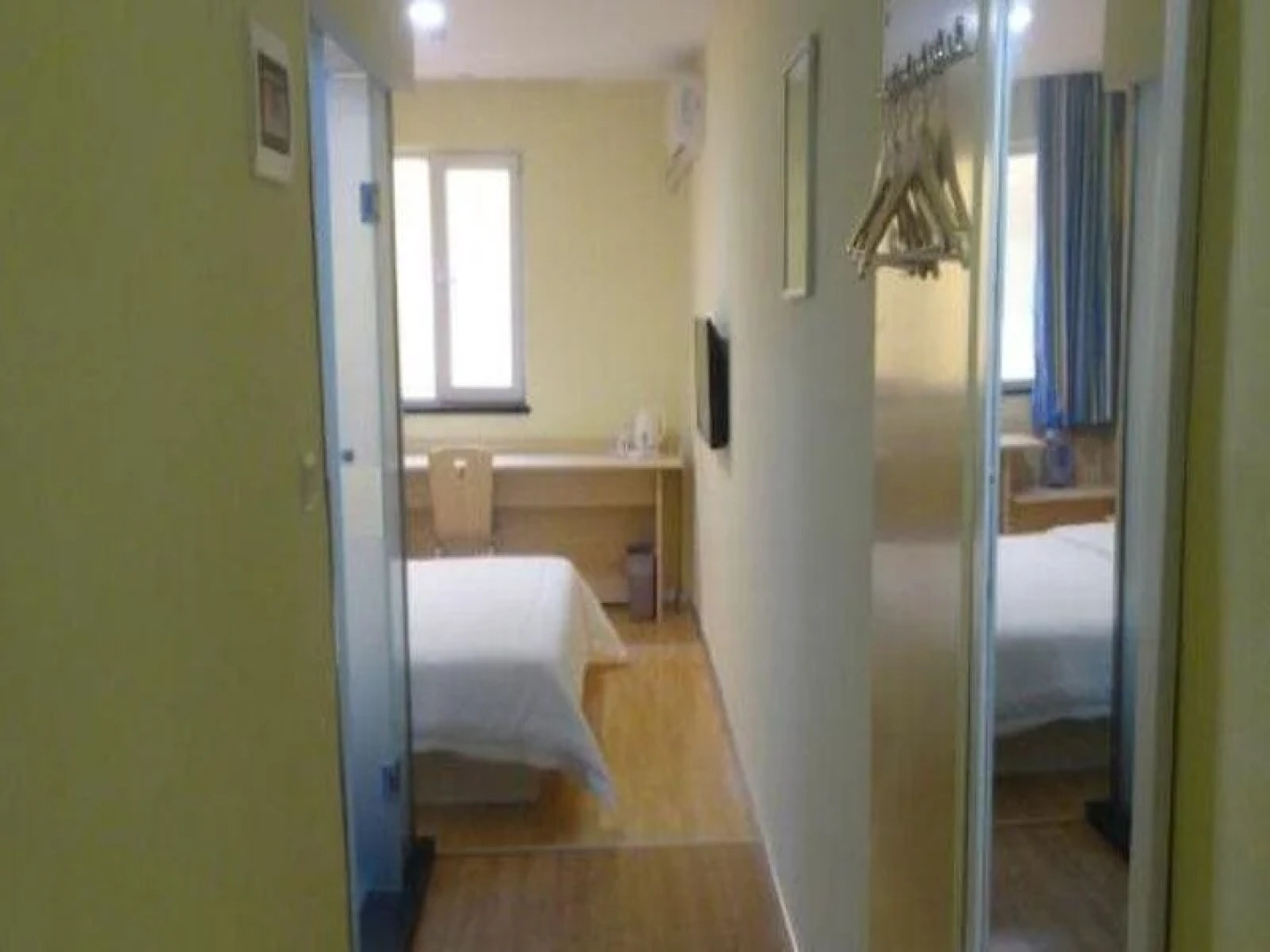 7 Days Inn Linfen Railway Station Branch