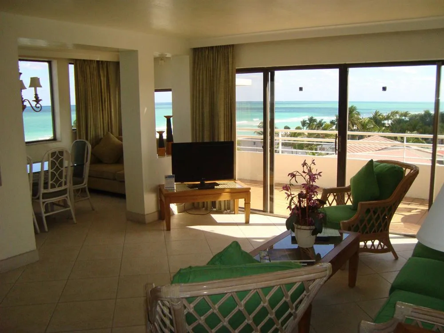 Golden Strand Ocean Villa Resort